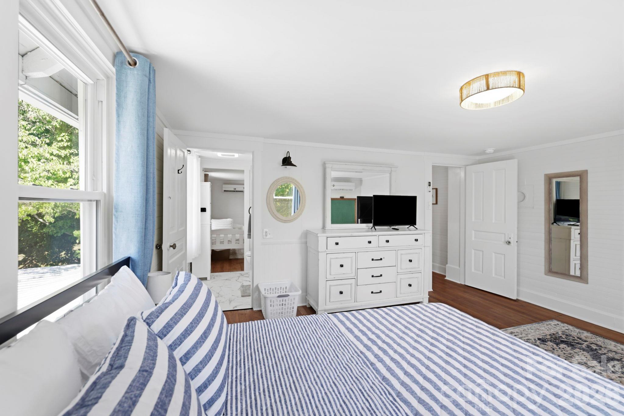 Spacious 2nd Floor Bedroom - 2252 Riceville Road, Asheville