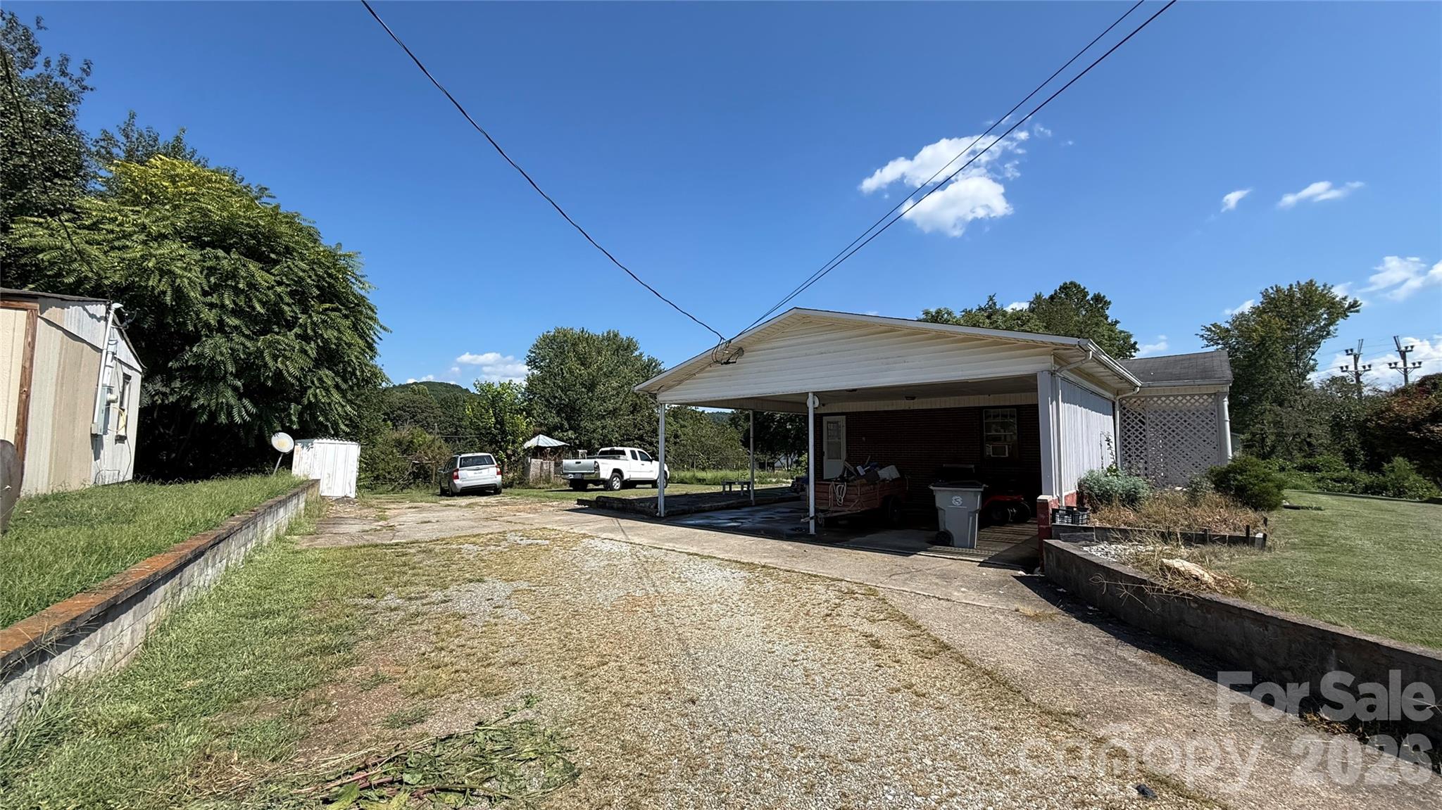 Single Family Residence at 1517 Barcose Street SW, Lenoir, photo 6 of 48
