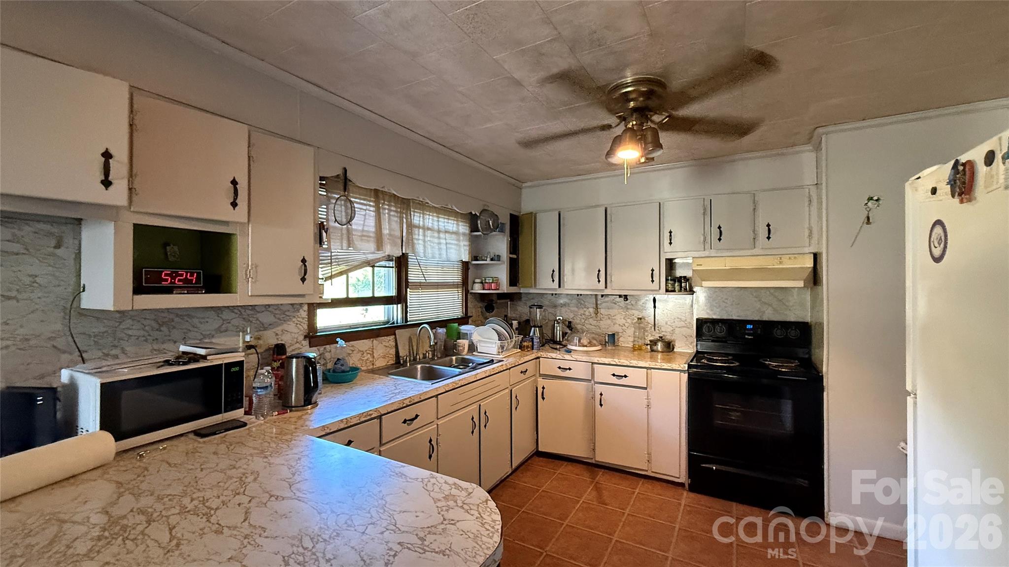 Single Family Residence at 1517 Barcose Street SW, Lenoir, photo 19 of 48