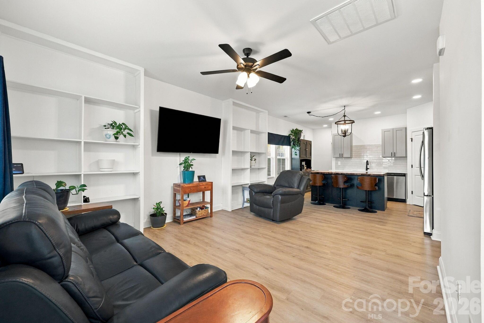Single Family Residence at 1007 S Ridge Avenue, Kannapolis, photo 3 of 19