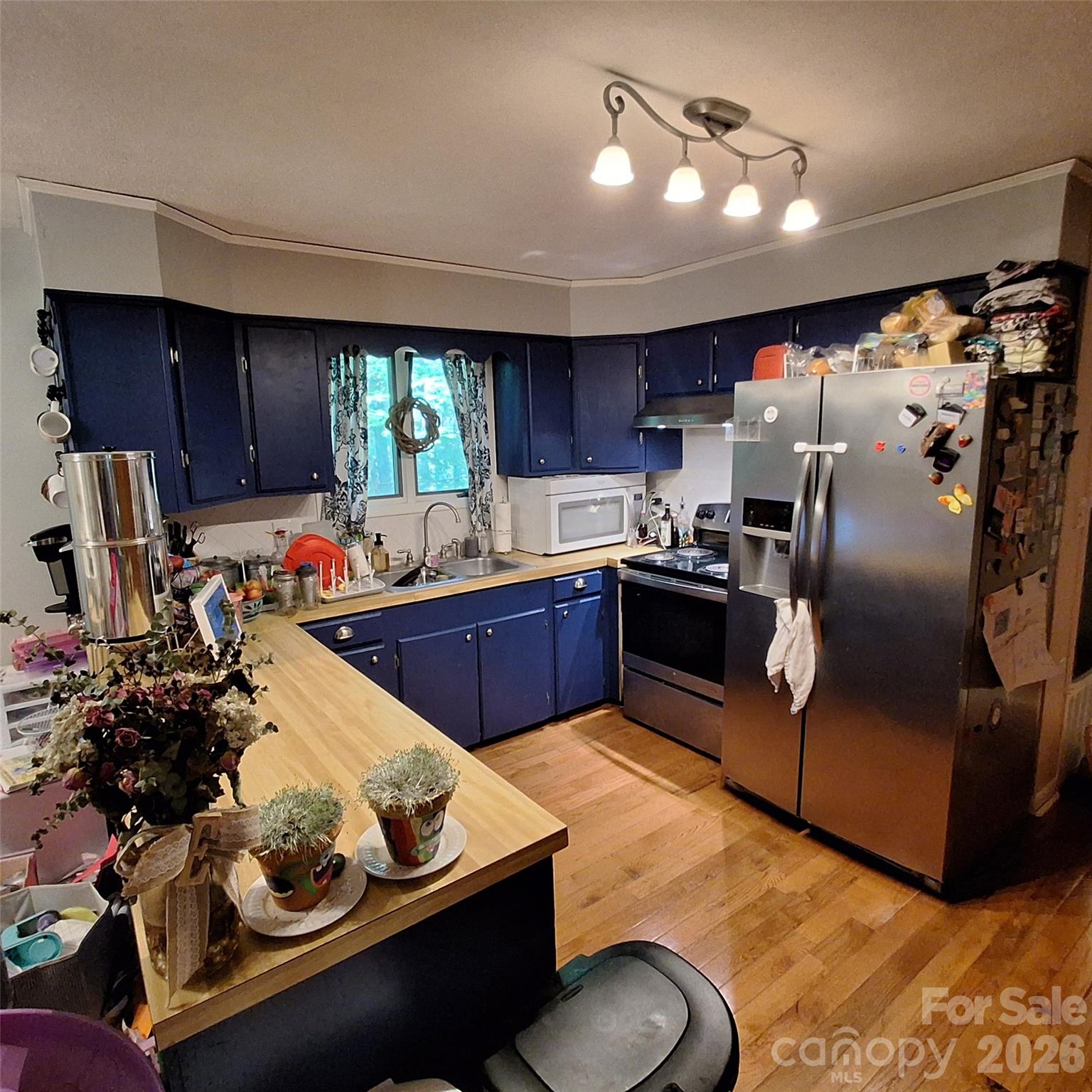 Single Family Residence at 173 Pinecrest Drive, Alexander, photo 3 of 18