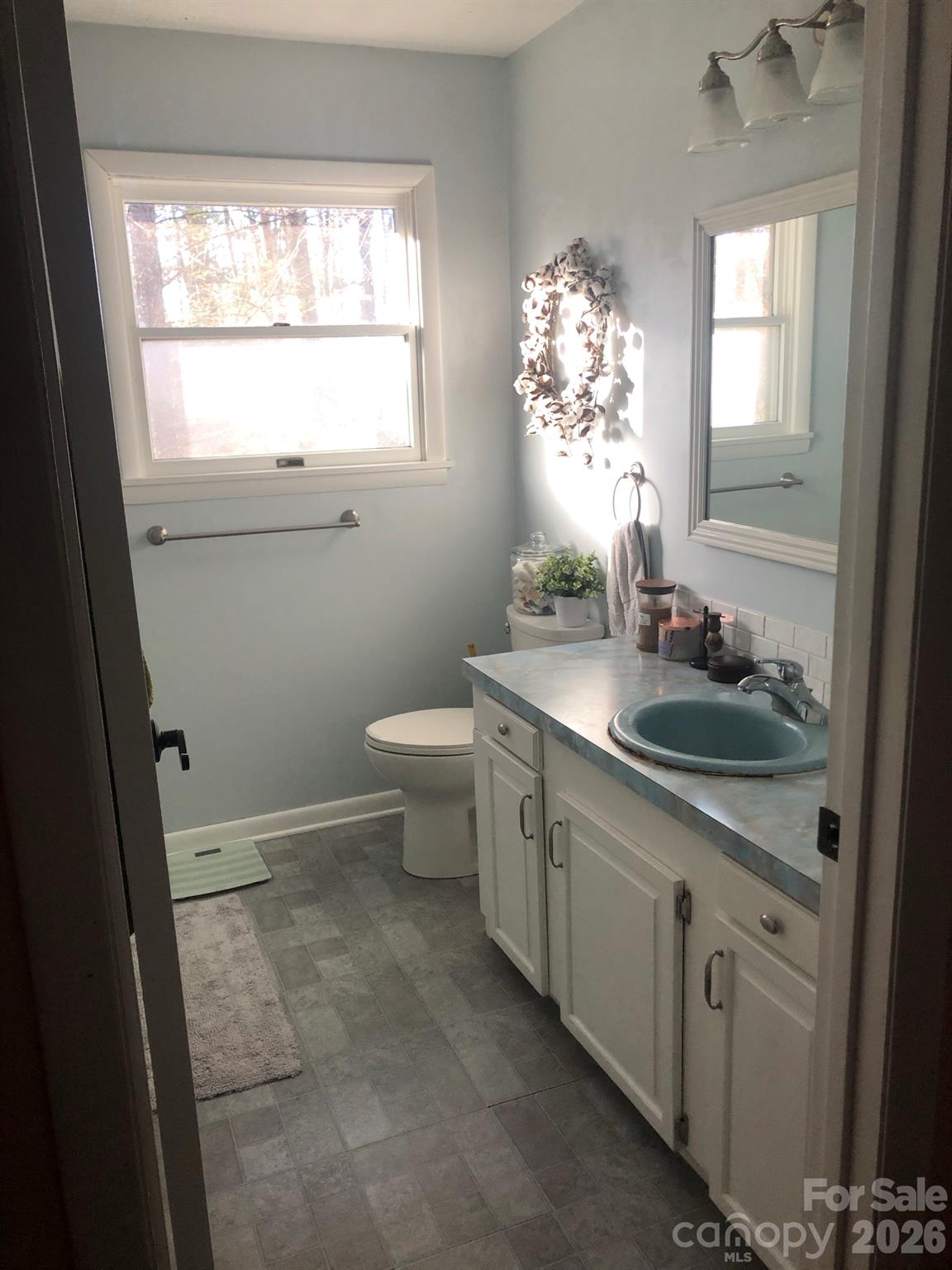 Single Family Residence at 173 Pinecrest Drive, Alexander, photo 5 of 18