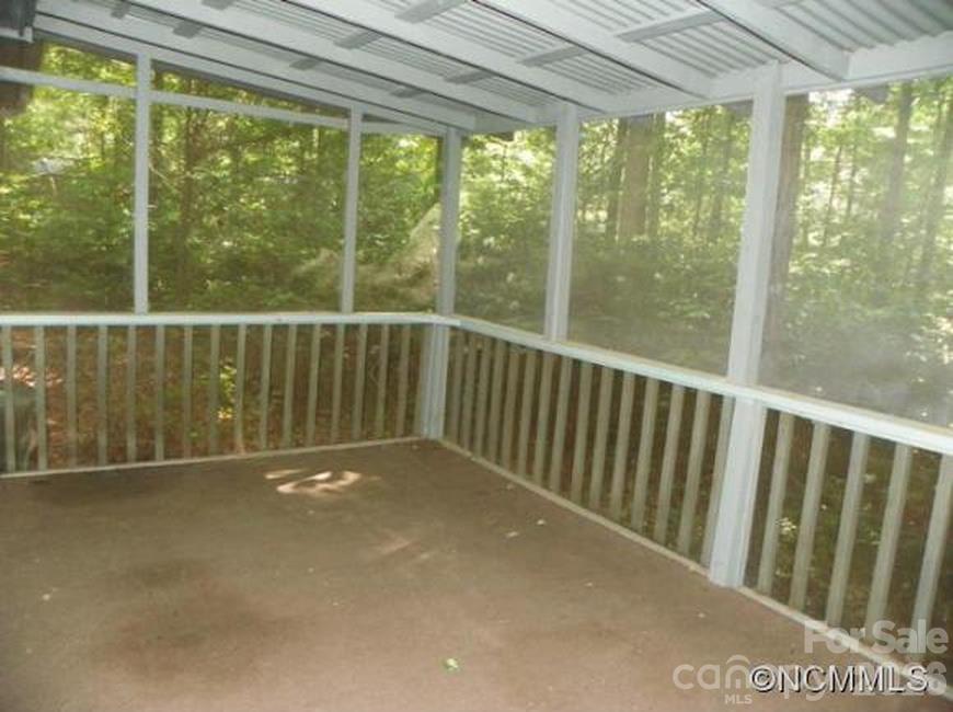 Single Family Residence at 173 Pinecrest Drive, Alexander, photo 16 of 18