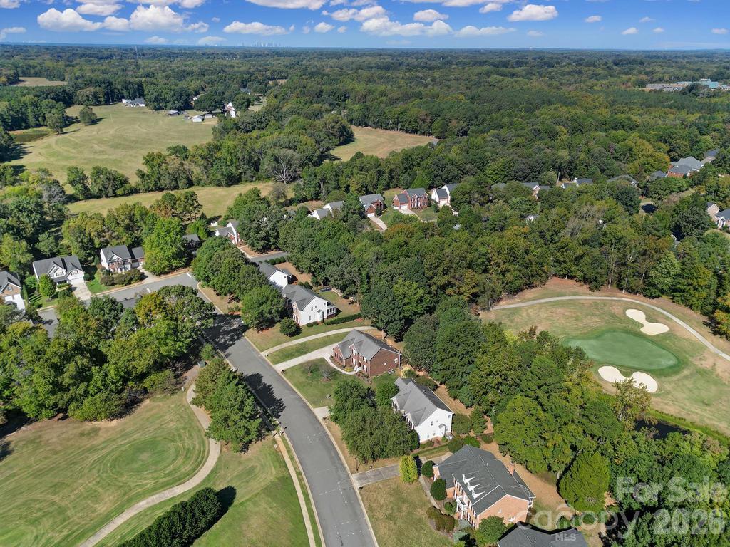 Single Family Residence at 10409 Persimmon Creek Drive, Mint Hill, photo 37 of 38
