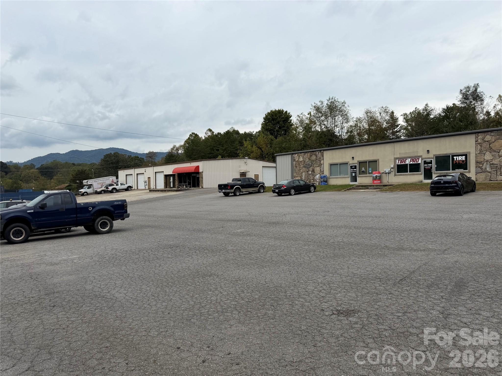 Automotive at 2017 Smokey Park Highway, Candler, photo 2 of 2