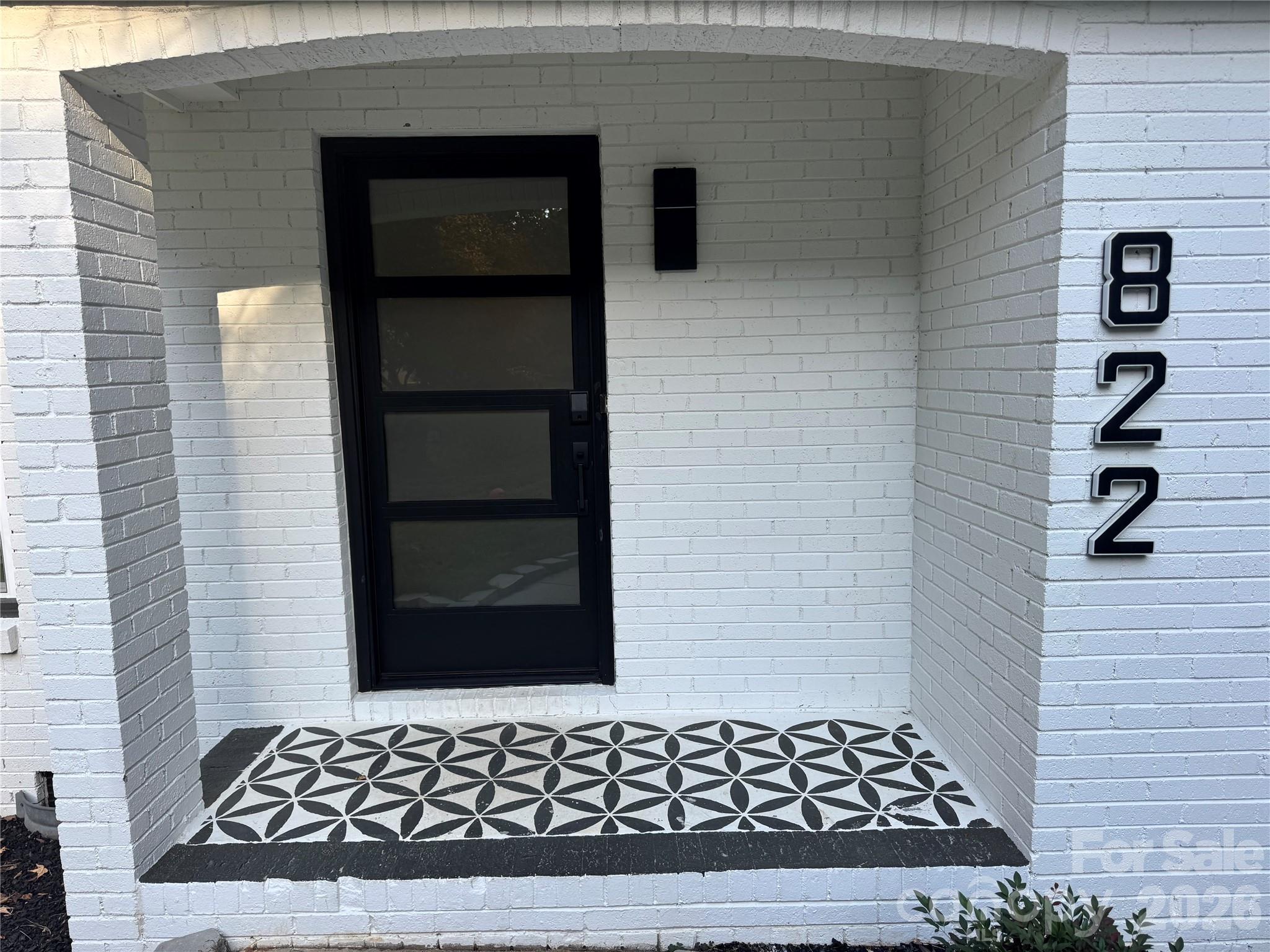 Single Family Residence at 822 Ingraham Place, Charlotte, photo 3 of 24