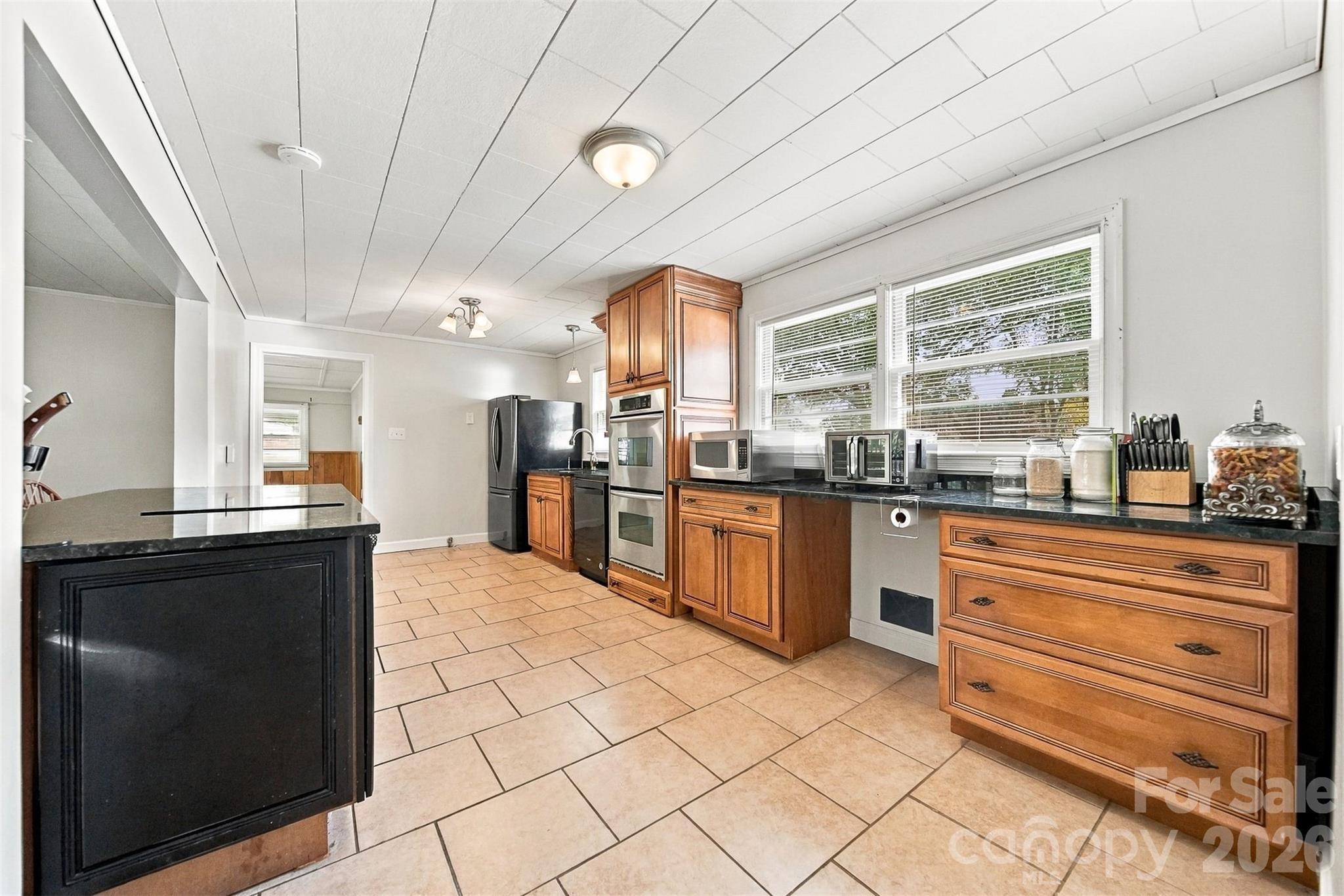 Single Family Residence at 605 Lincoln Lane SW, Lenoir, photo 13 of 45