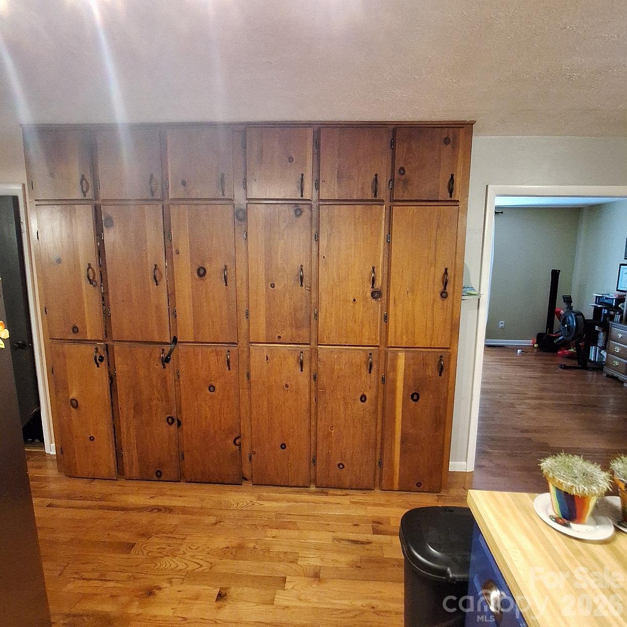 Single Family Residence at 173 Pinecrest Drive, Alexander, photo 4 of 18