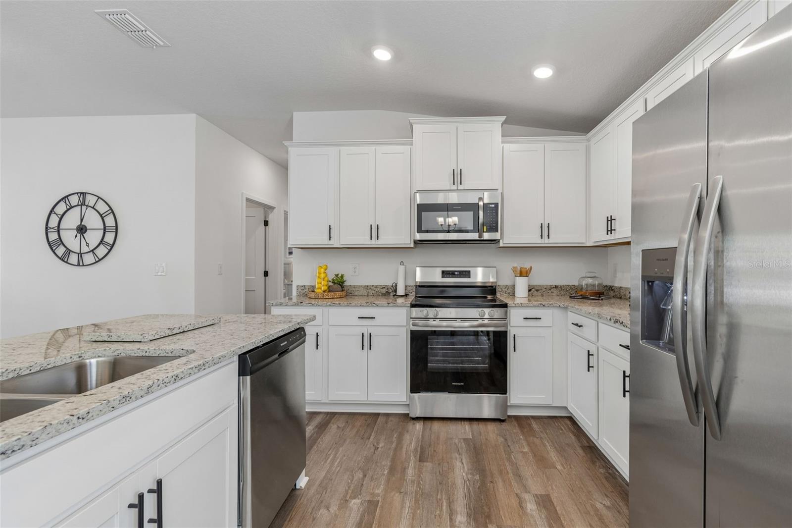 Single Family Residence at 9423 HIGHLAND HILLS DR ST, HUDSON, photo 9 of 26