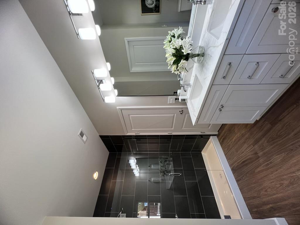 Single Family Residence at 315 Huntsmoor Drive, Charlotte, photo 10 of 10