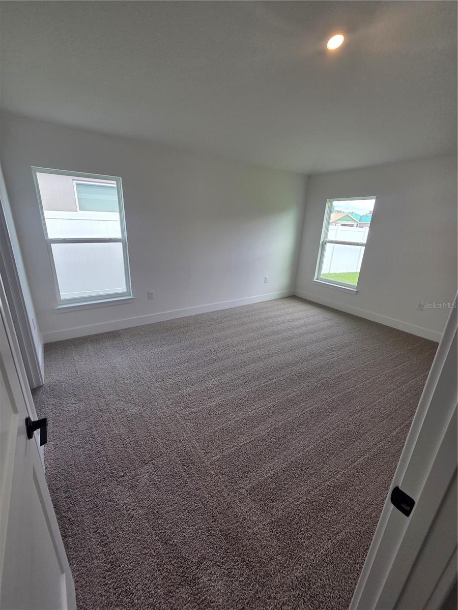 master bedroom - 9393 HIGHLAND HILLS DR ST, HUDSON