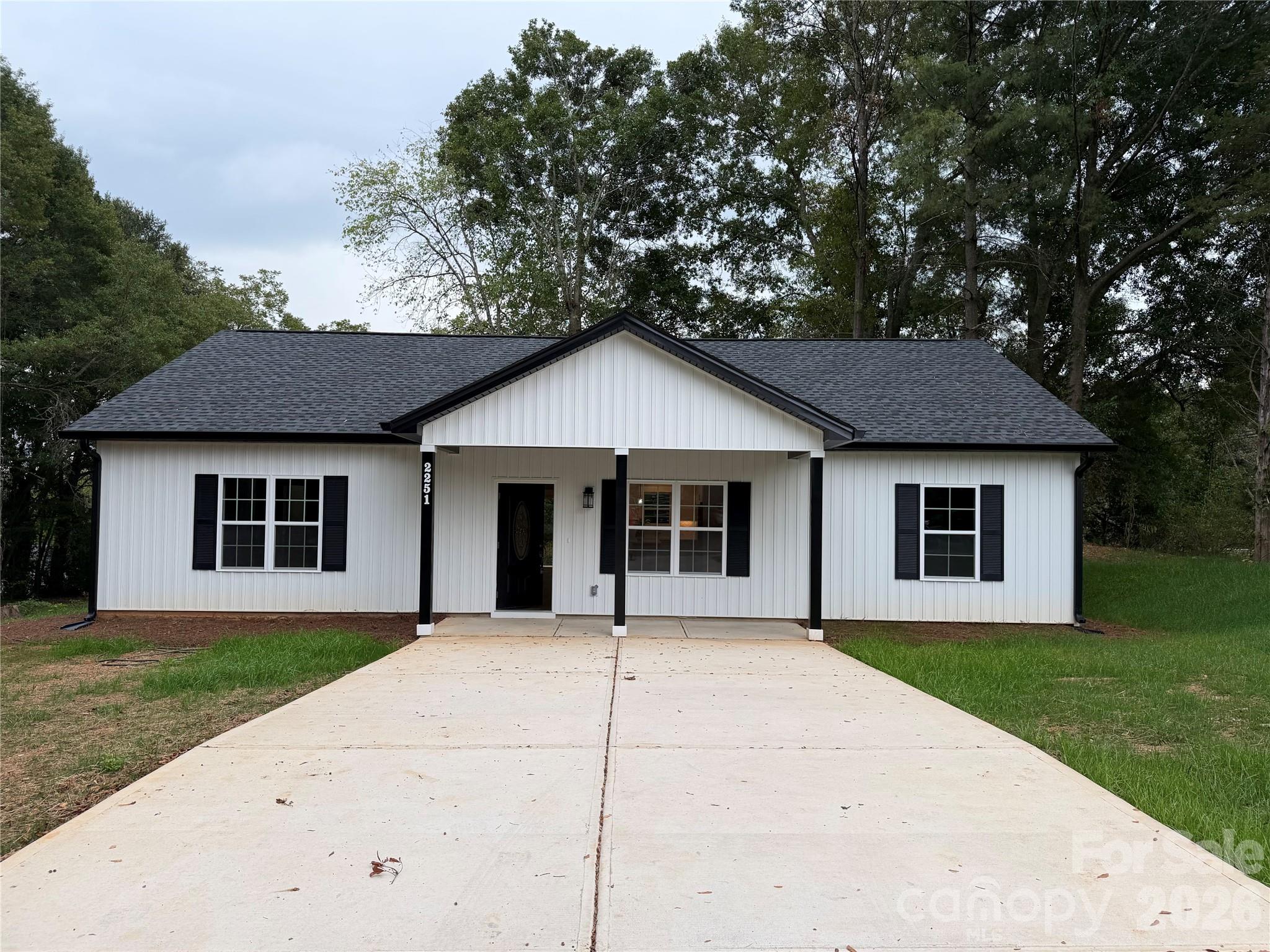 Single Family Residence at 2251 Richland Avenue, Gastonia
