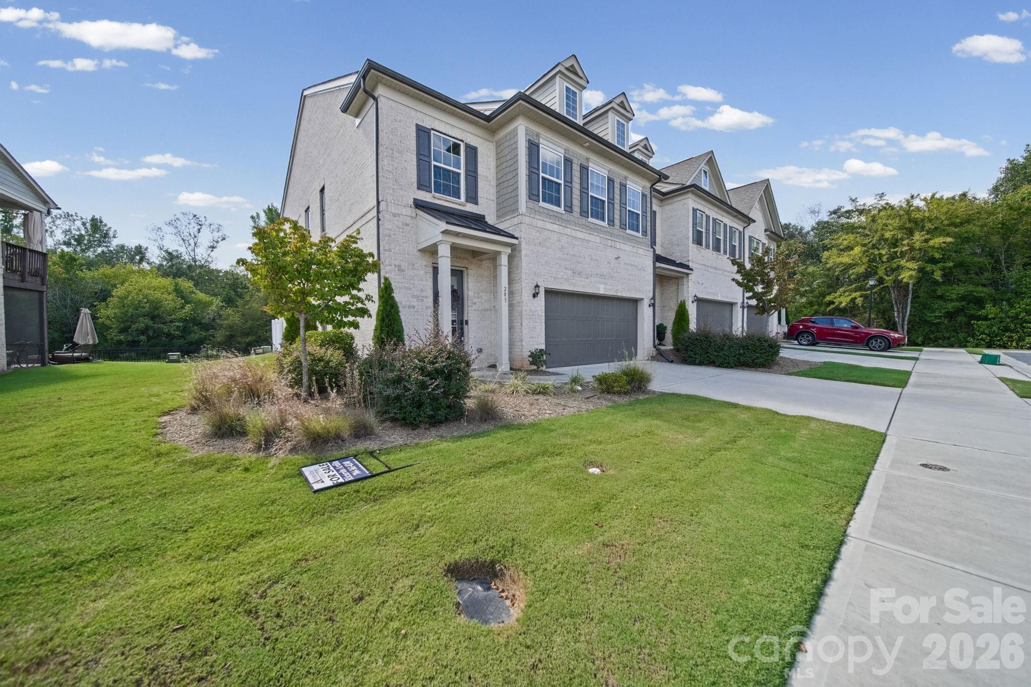 203 Heathbrook Lane