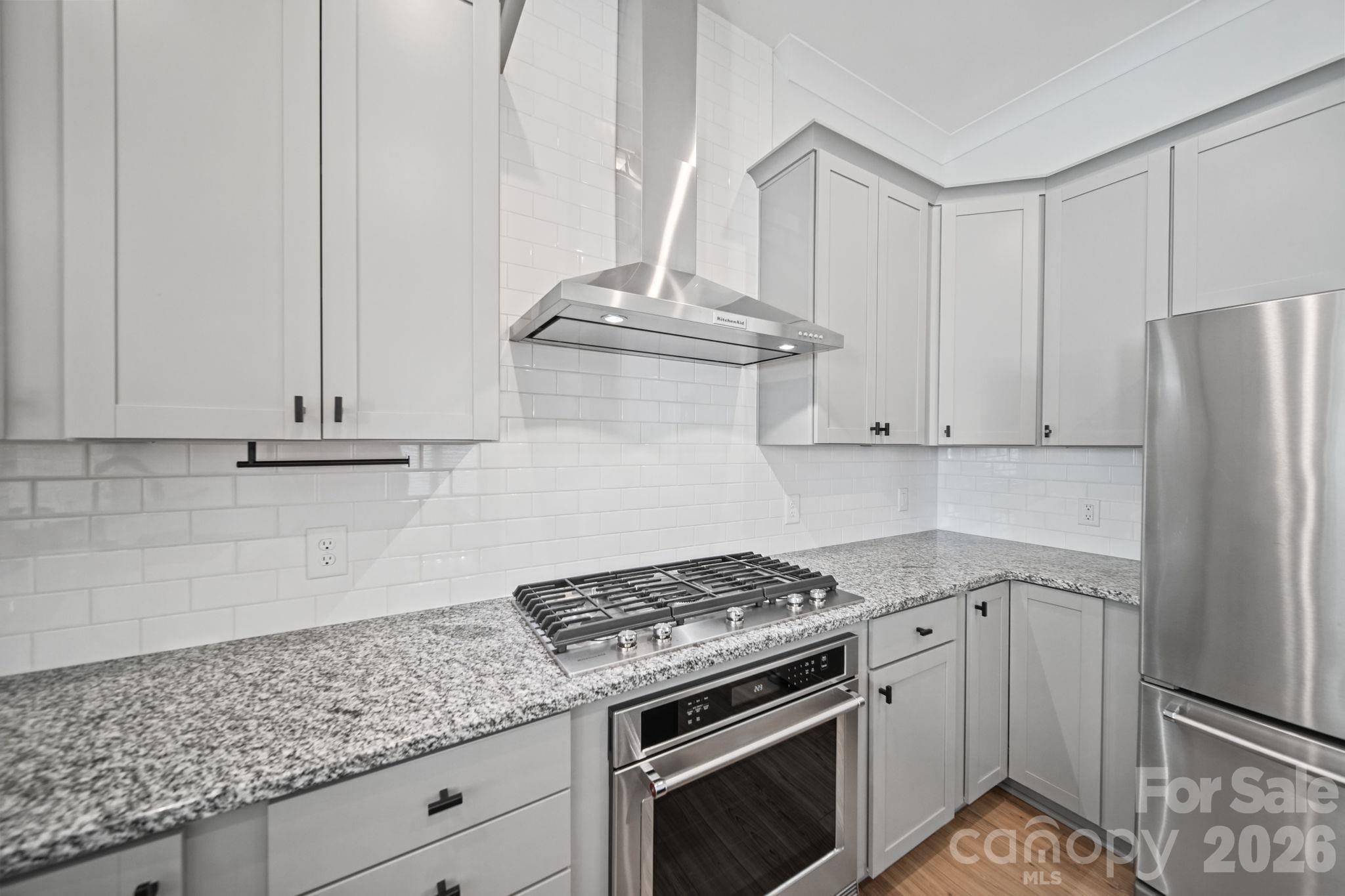 Kitchen, main floor - 203 Heathbrook Lane, Waxhaw