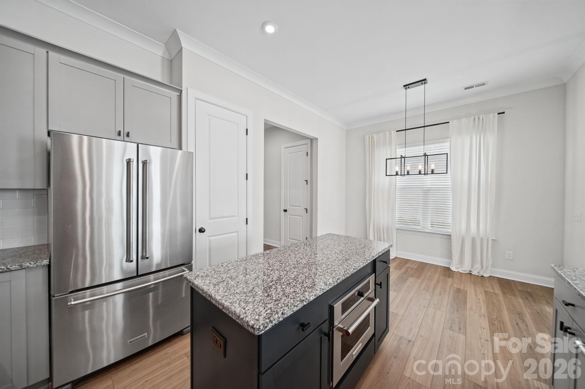 Kitchen, main floor - 203 Heathbrook Lane, Waxhaw