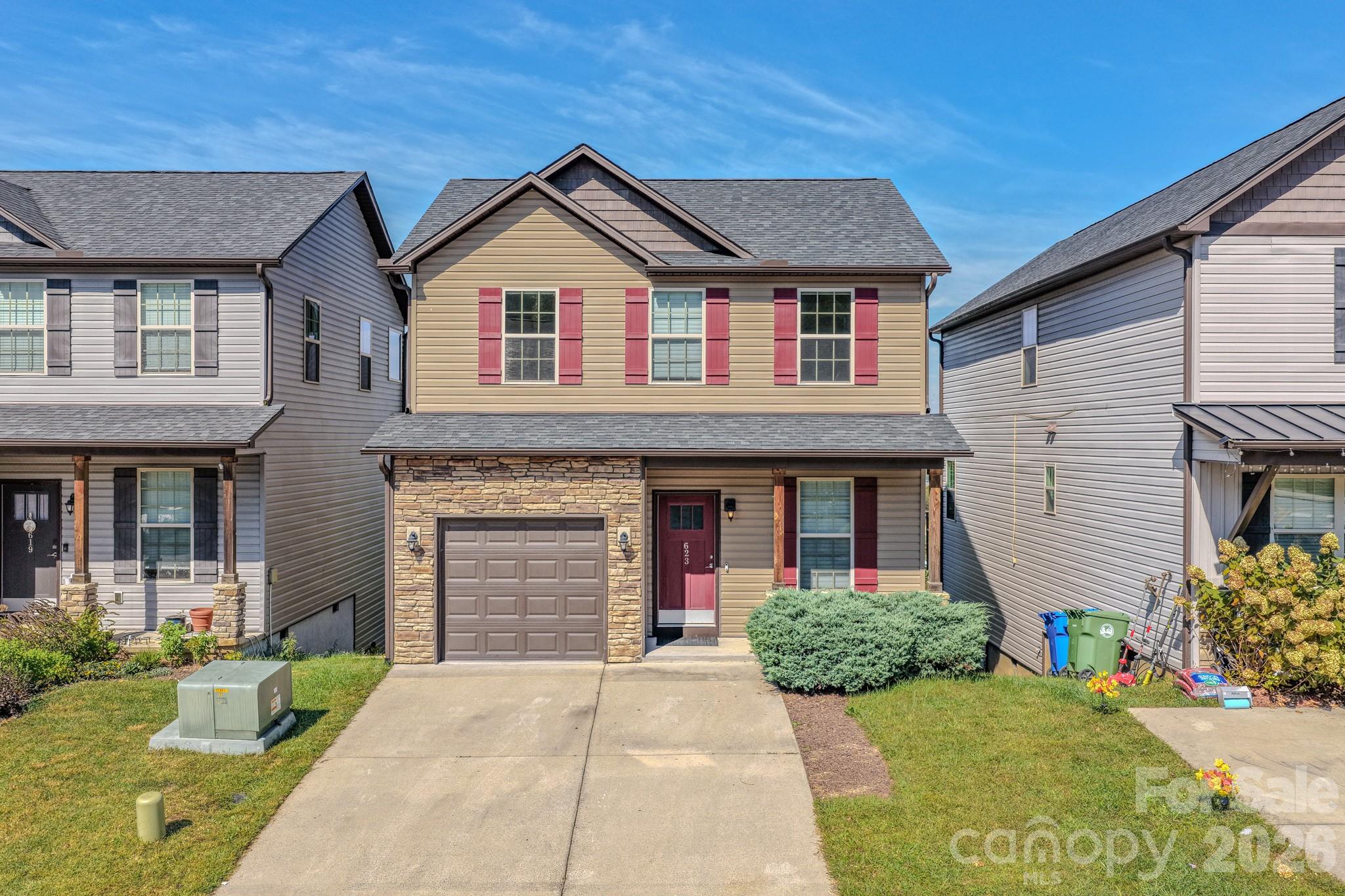 Single Family Residence at 623 Cardwell Lane, Fletcher, photo 2 of 39