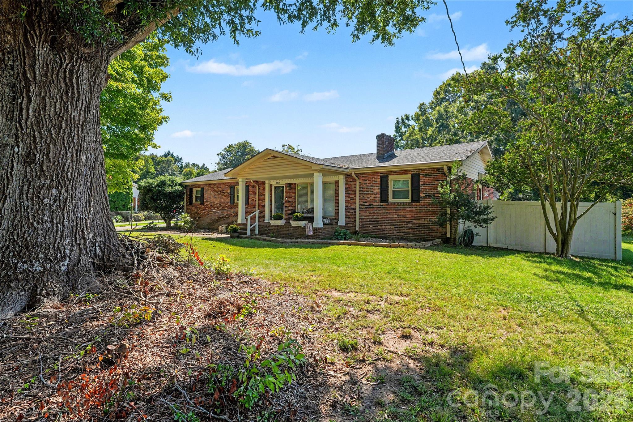 Single Family Residence at 1410 36th Avenue Drive NE, Hickory, photo 3 of 27