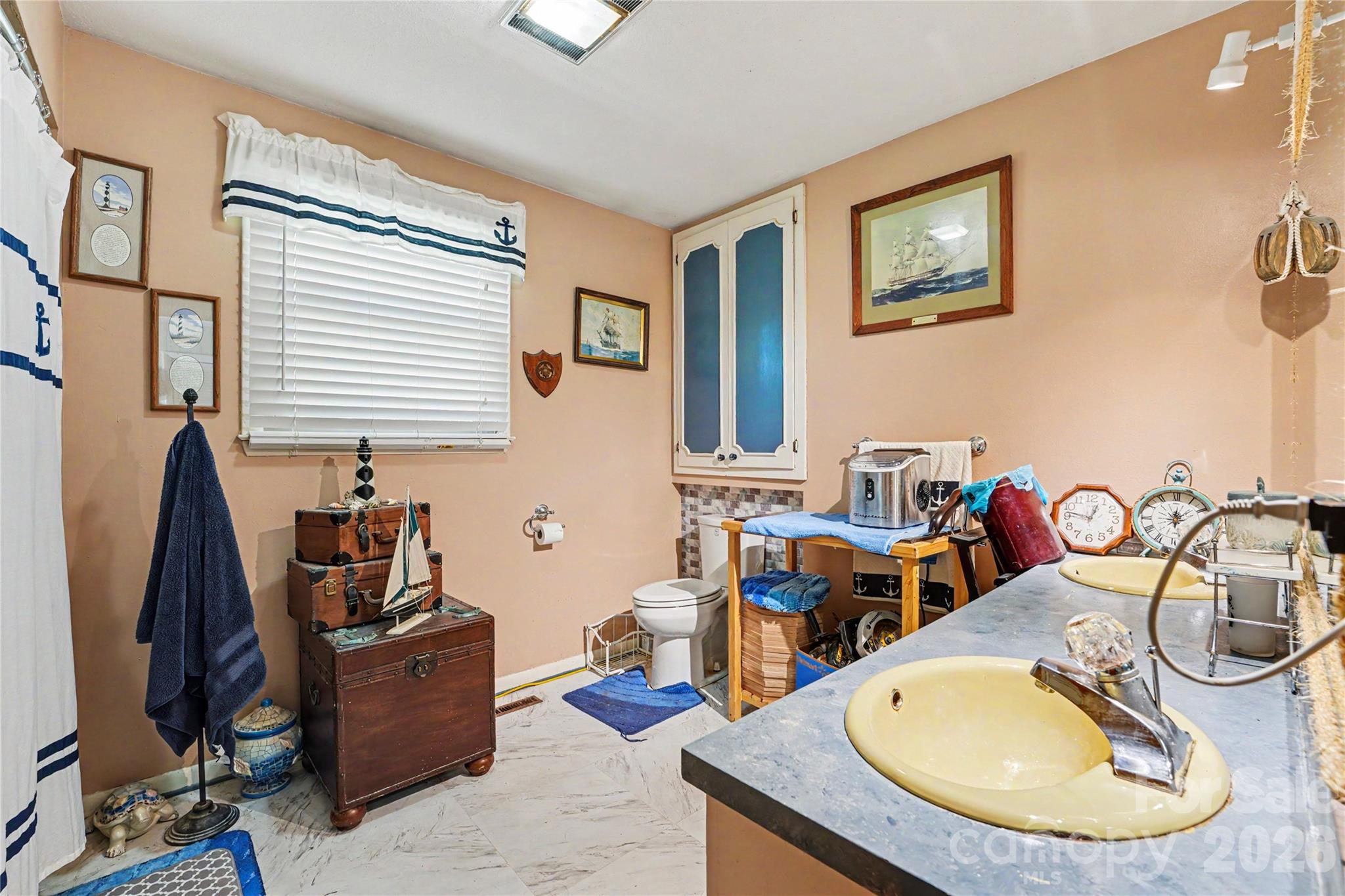 Single Family Residence at 1410 36th Avenue Drive NE, Hickory, photo 20 of 27