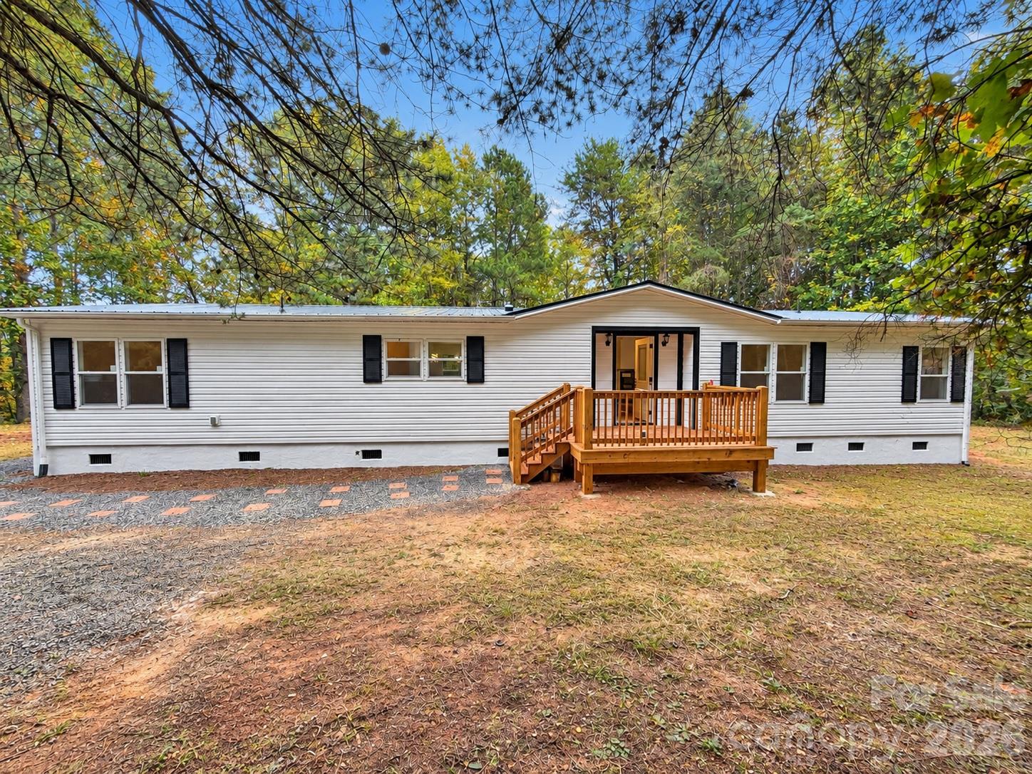 Single Family Residence at 127 Pinnacle Heights Drive, Nebo, photo 2 of 46