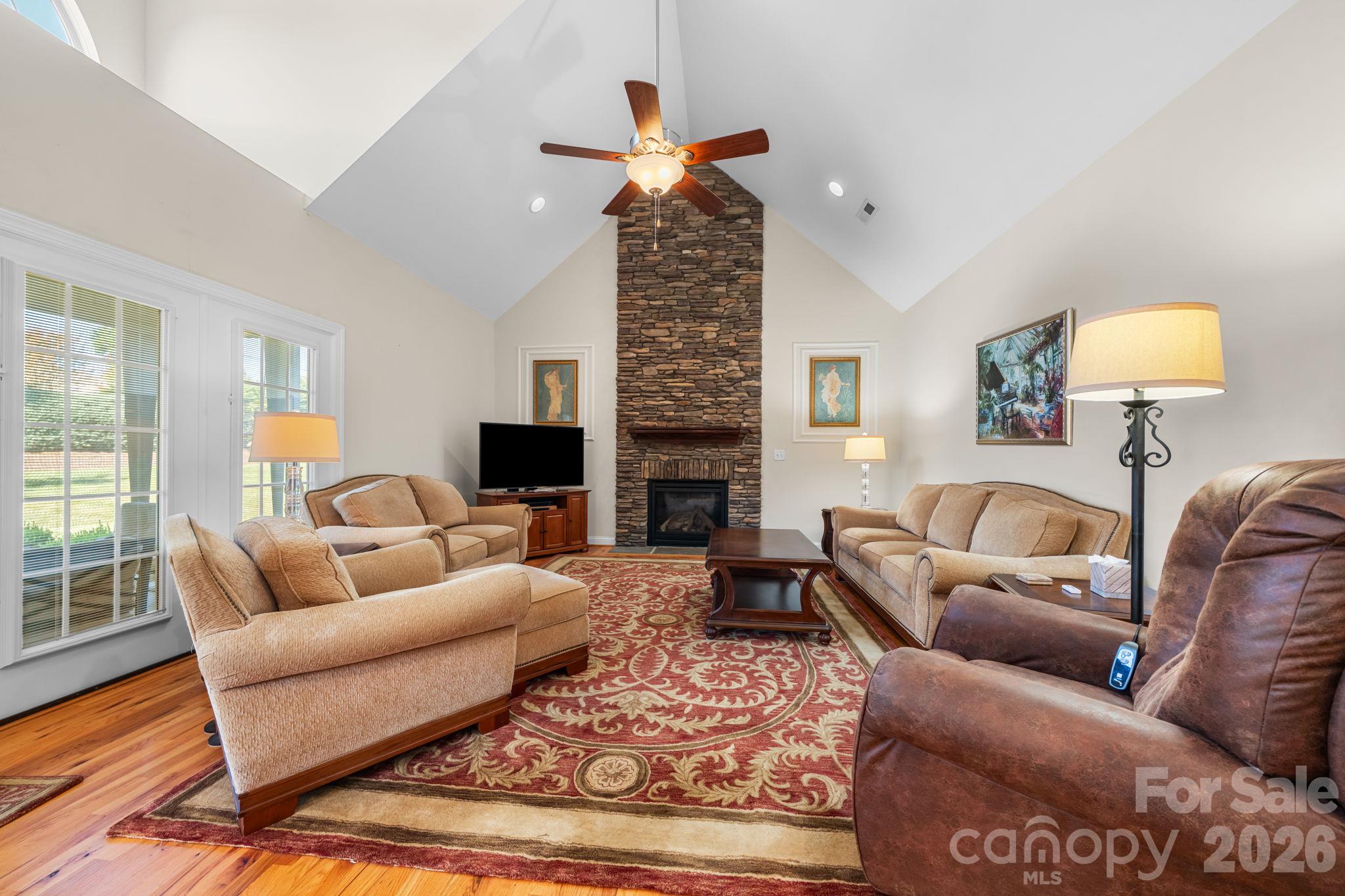 Single Family Residence at 117 W Vista View Place, Mooresville, photo 6 of 33