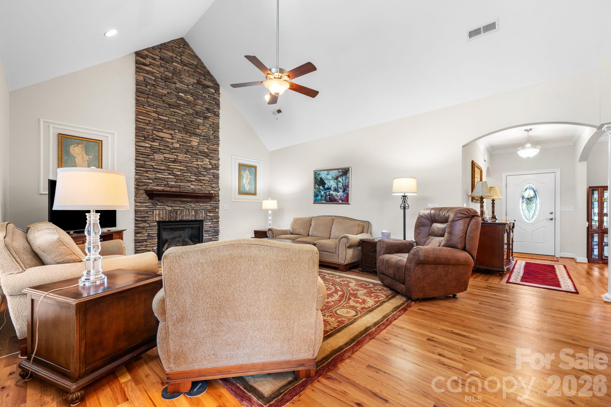 Single Family Residence at 117 W Vista View Place, Mooresville, photo 7 of 33