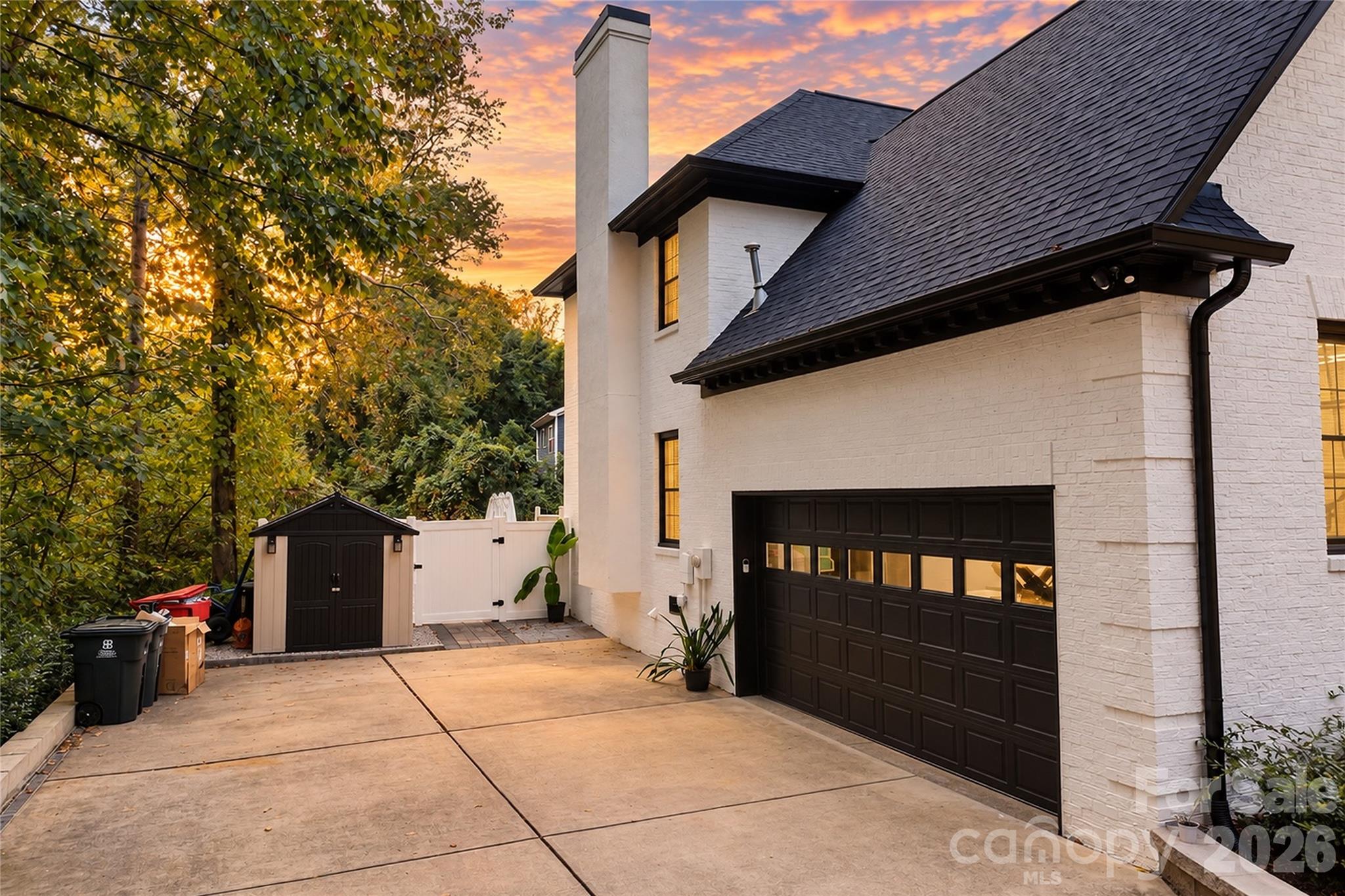 Single Family Residence at 18441 Davidson Concord Road, Davidson, photo 3 of 45