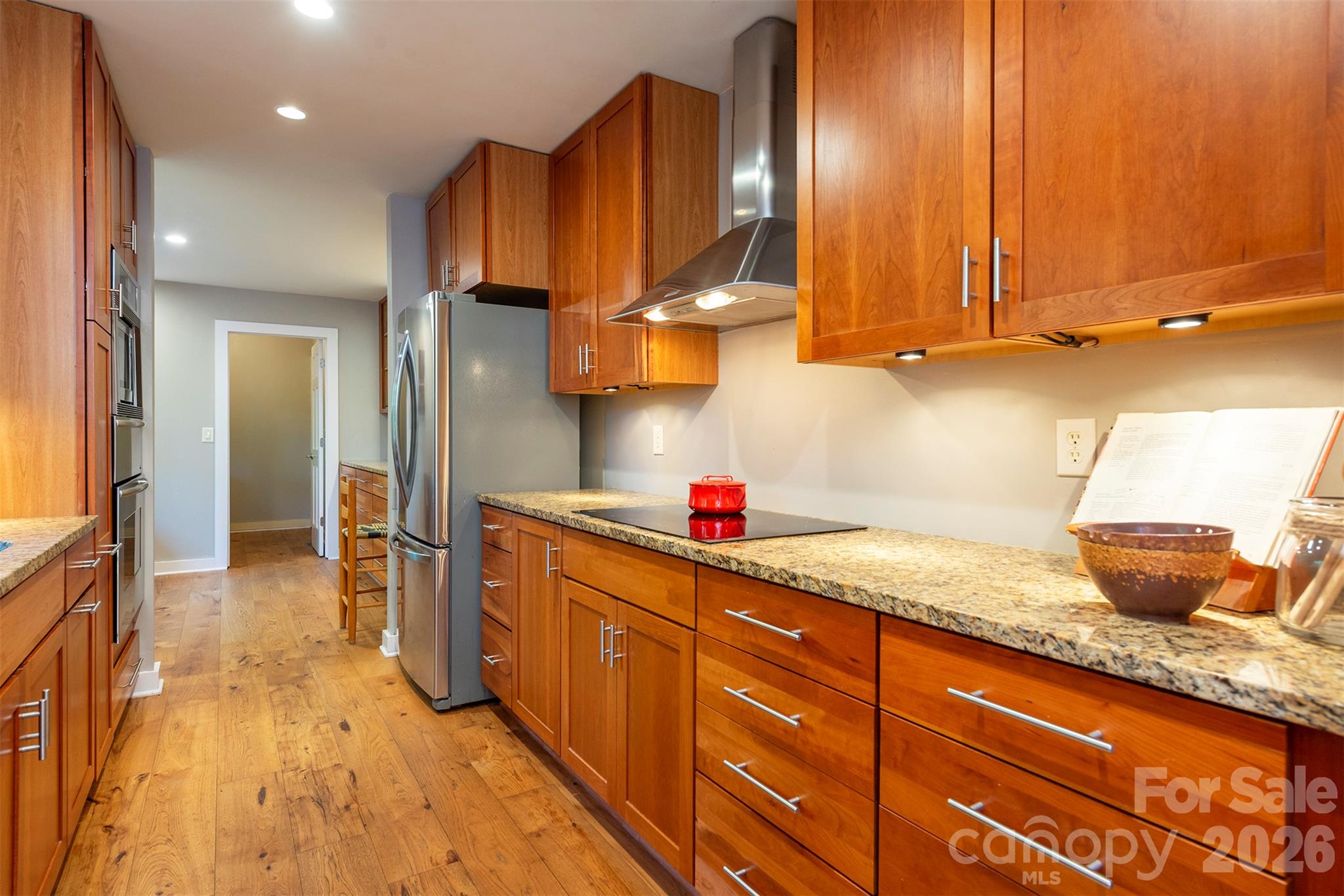 Single Family Residence at 190 Ridgeview Drive, Hendersonville, photo 10 of 44