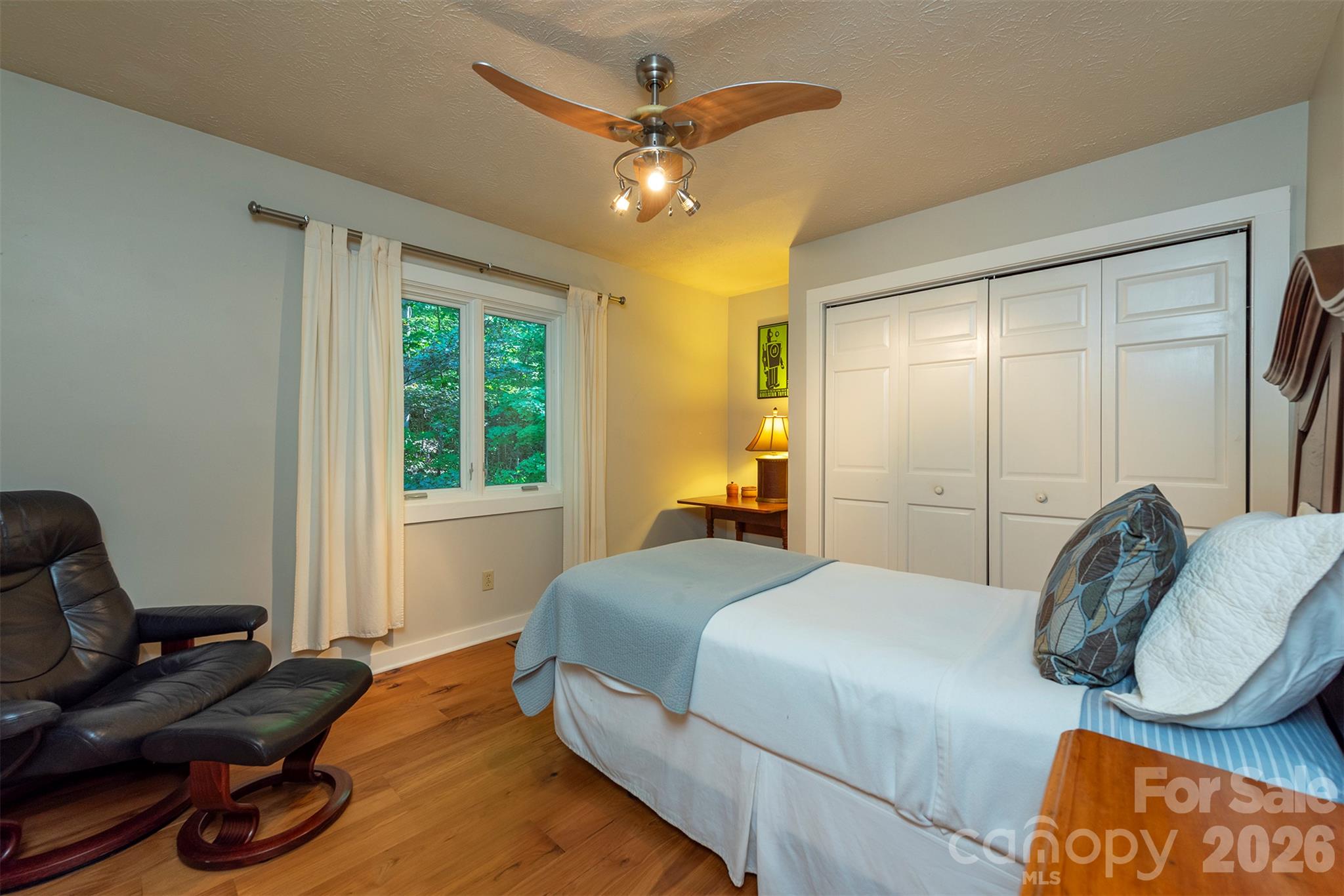 Single Family Residence at 190 Ridgeview Drive, Hendersonville, photo 23 of 44