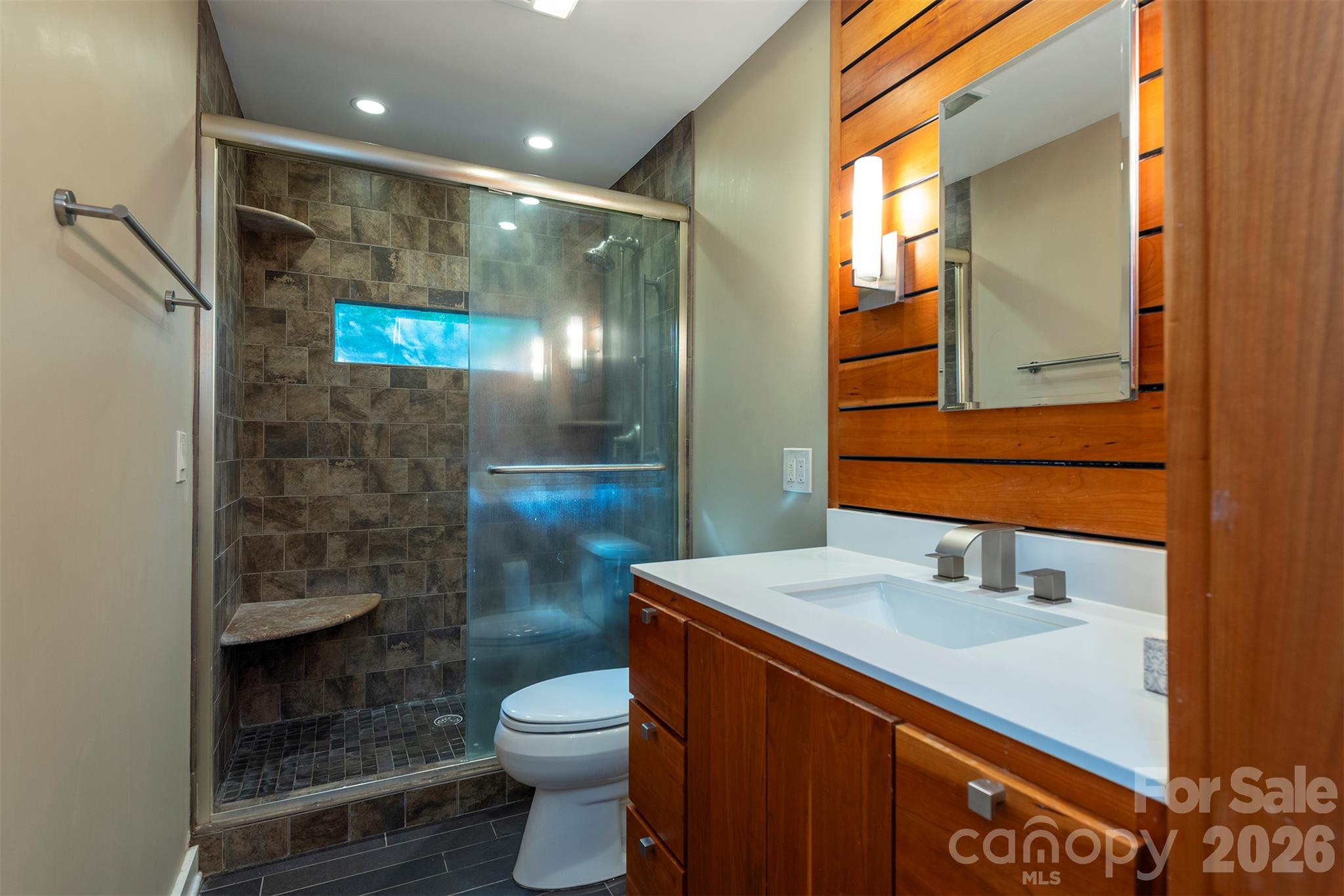 Single Family Residence at 190 Ridgeview Drive, Hendersonville, photo 25 of 44