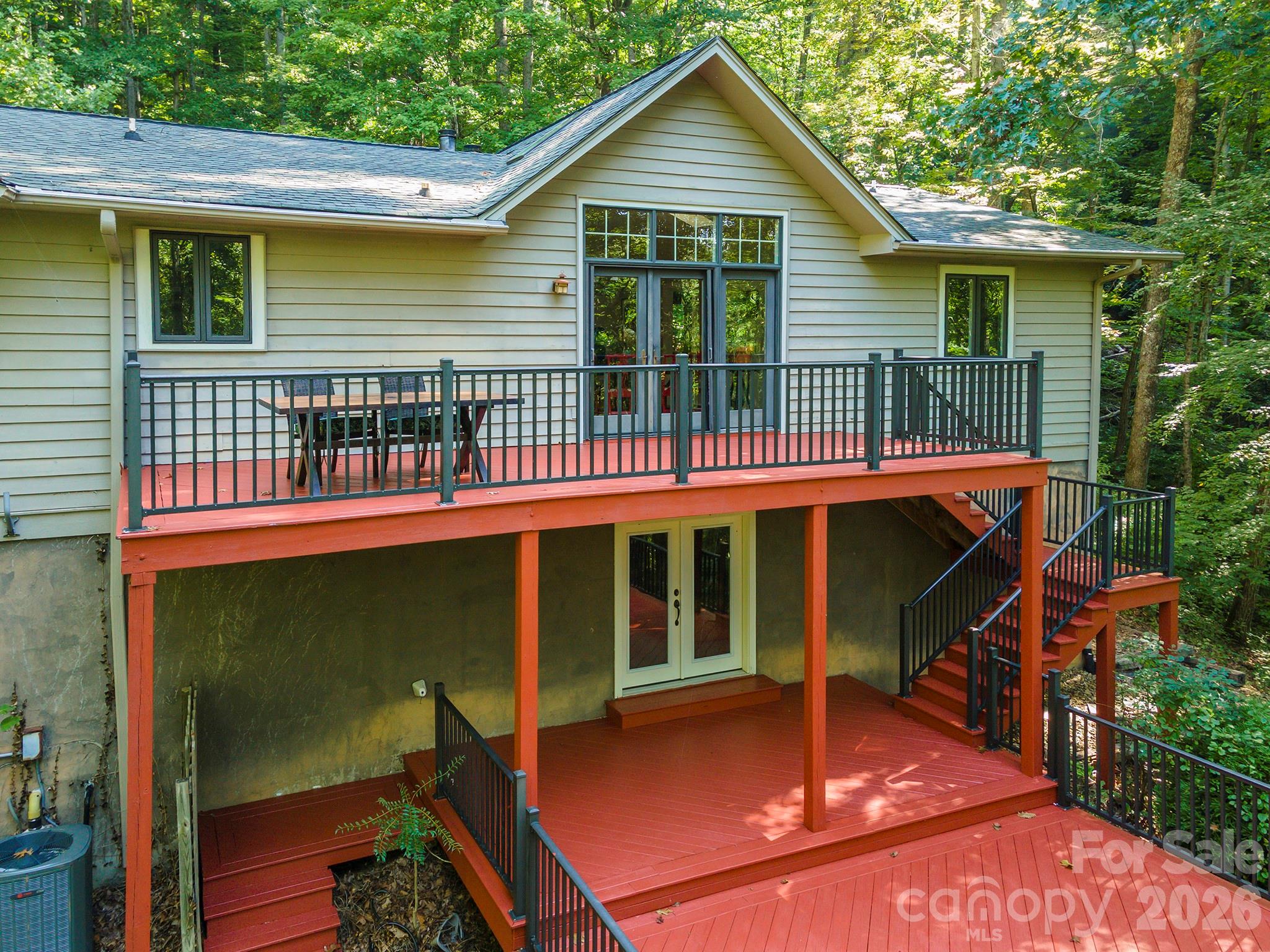 Single Family Residence at 190 Ridgeview Drive, Hendersonville, photo 43 of 44