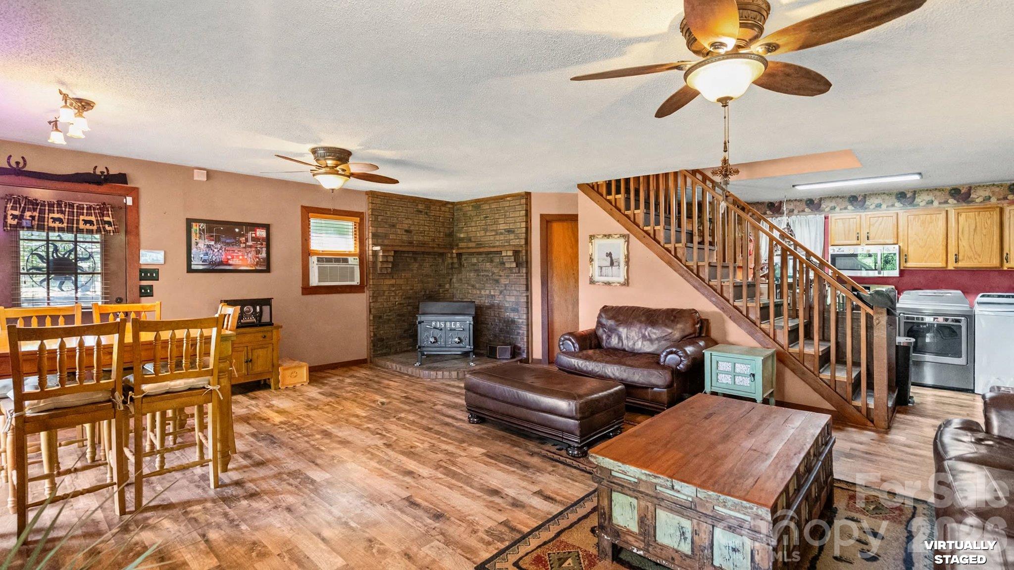 Huge living room - 3627 Edwards Road, Wingate