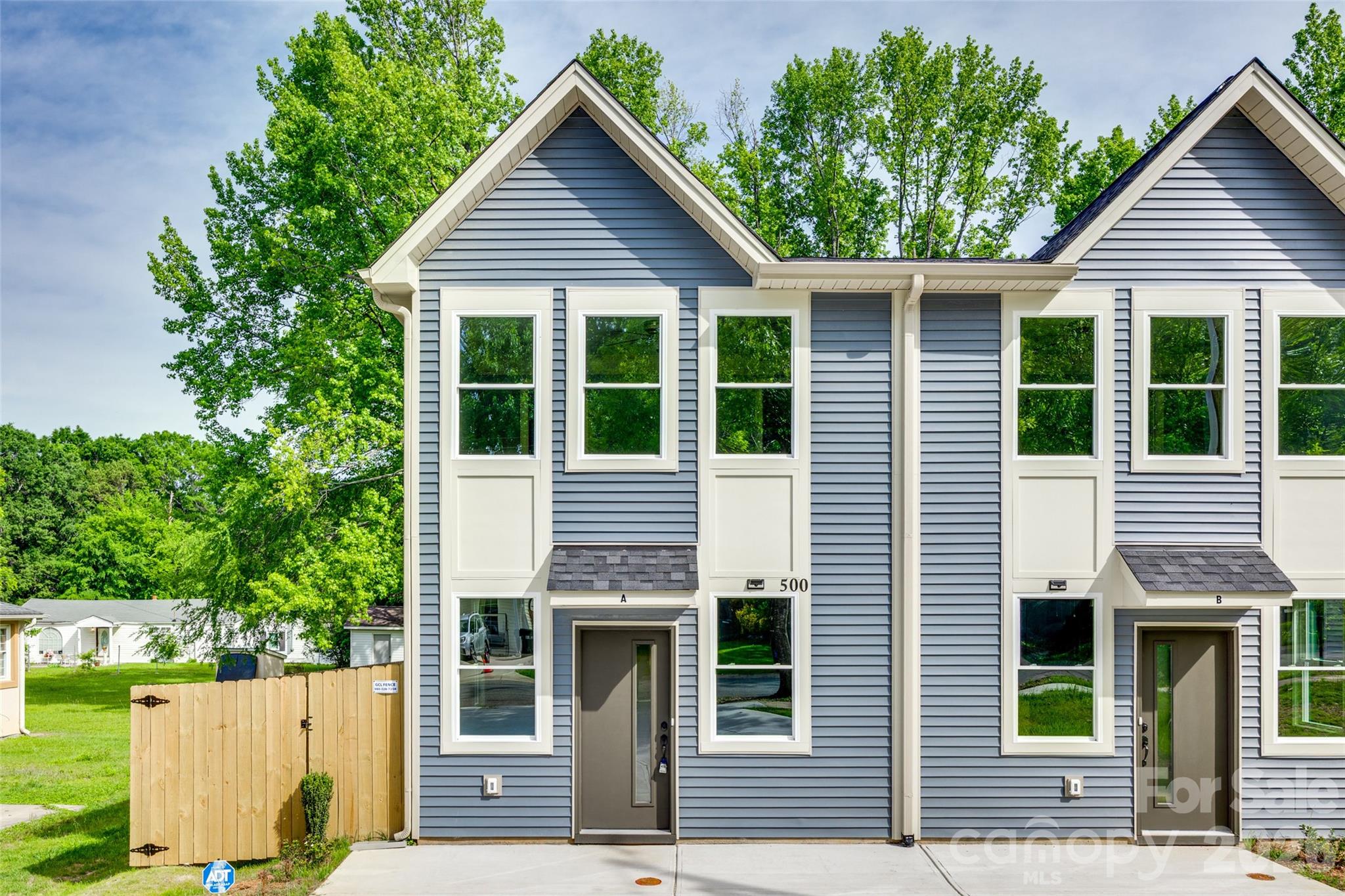 Duplex at 500 Dawn Circle, Charlotte, photo 2 of 22