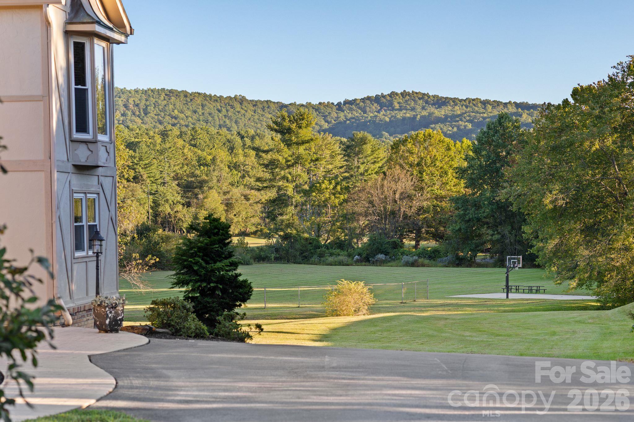 Single Family Residence at 422 Crooked Creek Road, Hendersonville, photo 5 of 48