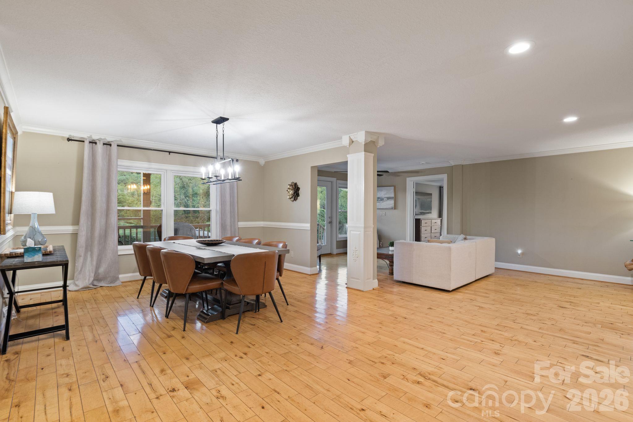 Single Family Residence at 422 Crooked Creek Road, Hendersonville, photo 8 of 48