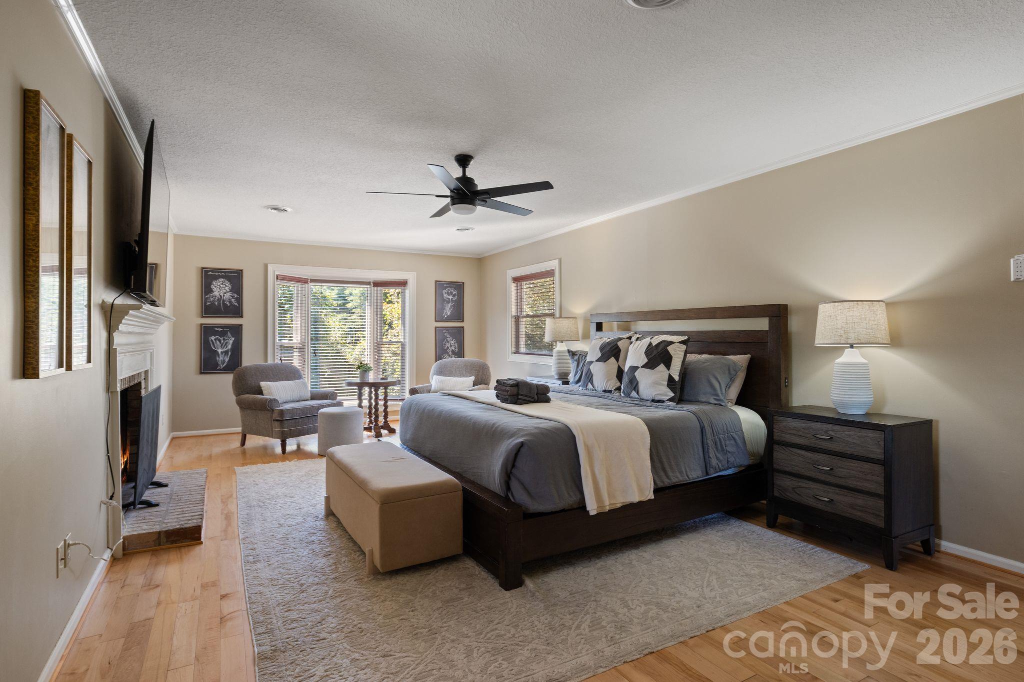 Single Family Residence at 422 Crooked Creek Road, Hendersonville, photo 17 of 48