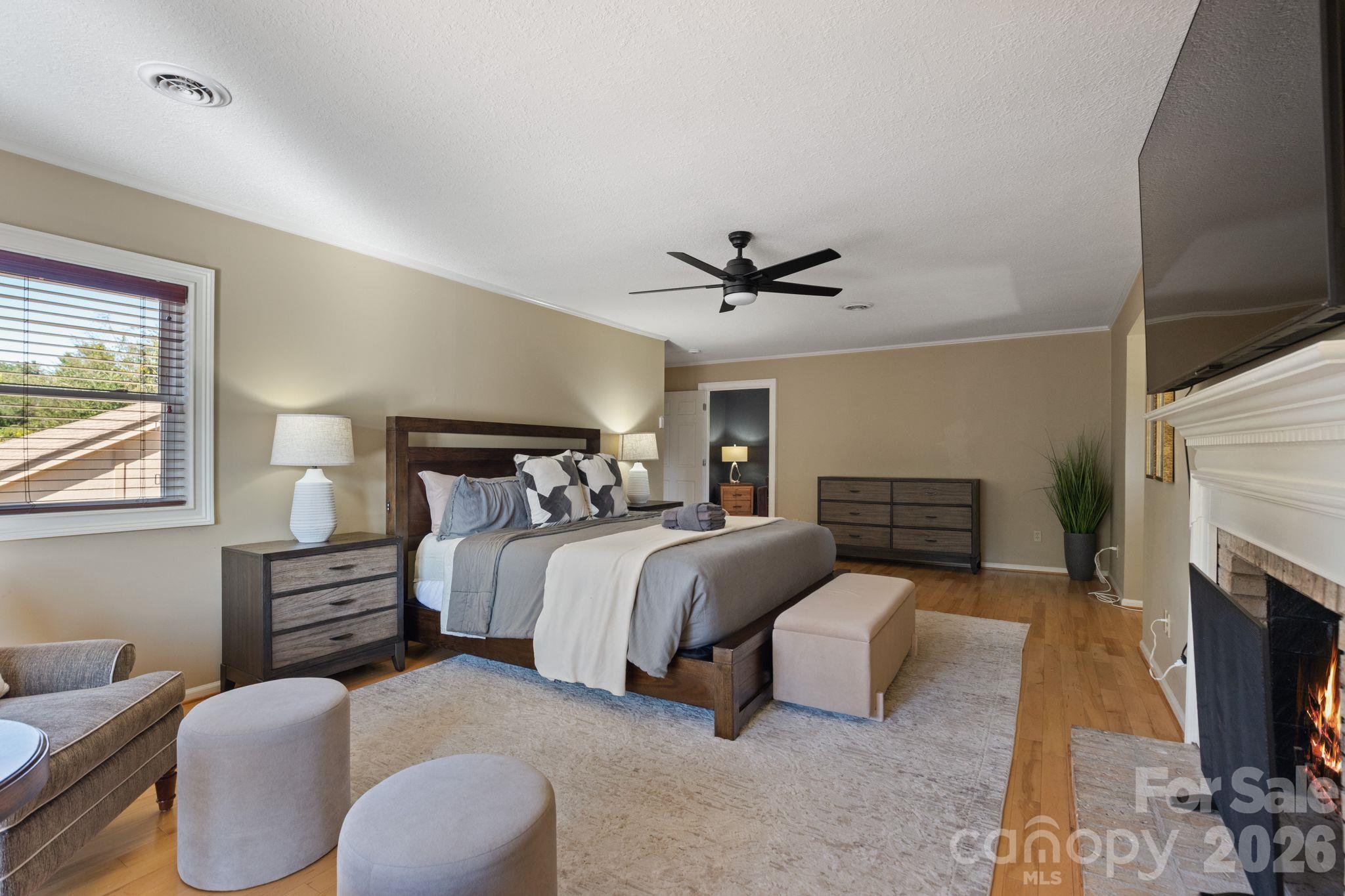 Single Family Residence at 422 Crooked Creek Road, Hendersonville, photo 18 of 48