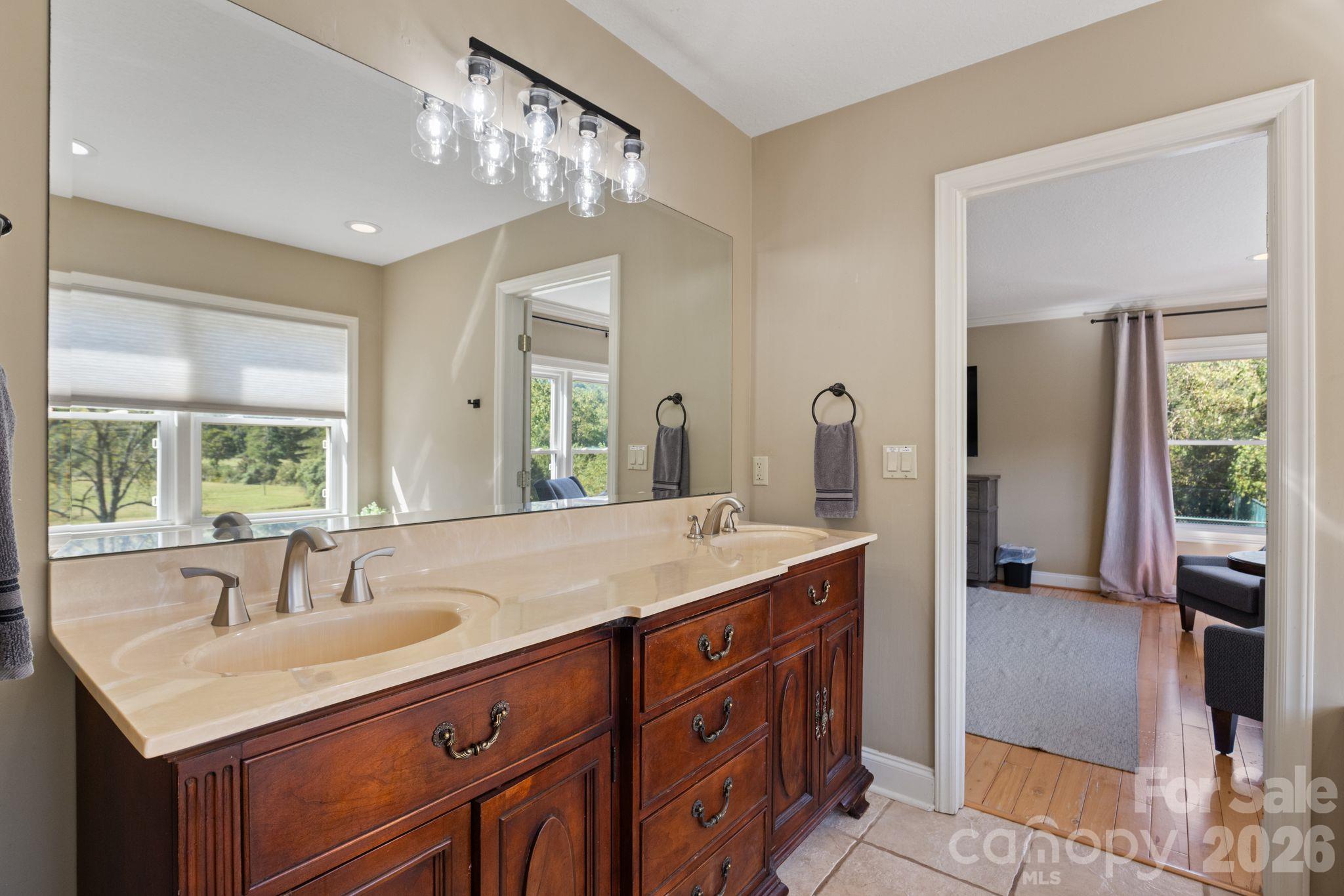 Single Family Residence at 422 Crooked Creek Road, Hendersonville, photo 23 of 48