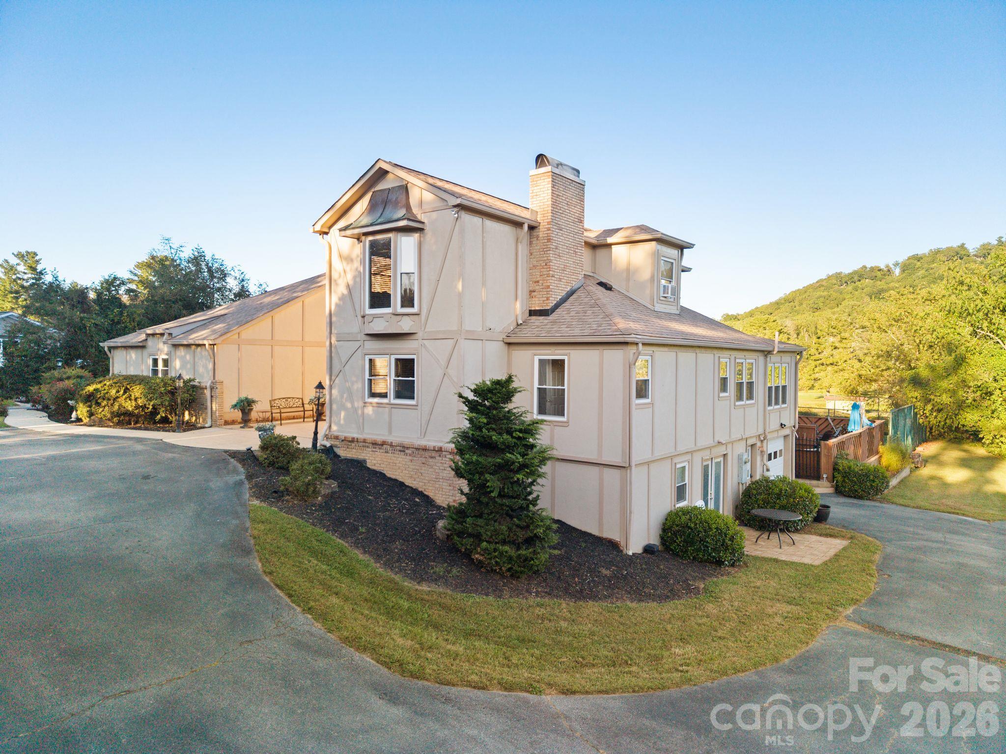 Single Family Residence at 422 Crooked Creek Road, Hendersonville, photo 39 of 48