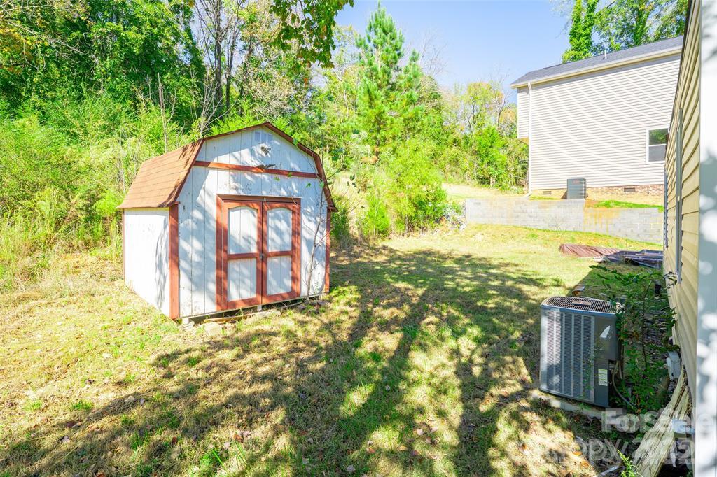 Single Family Residence at 640 Mckee Street, Albemarle, photo 9 of 13