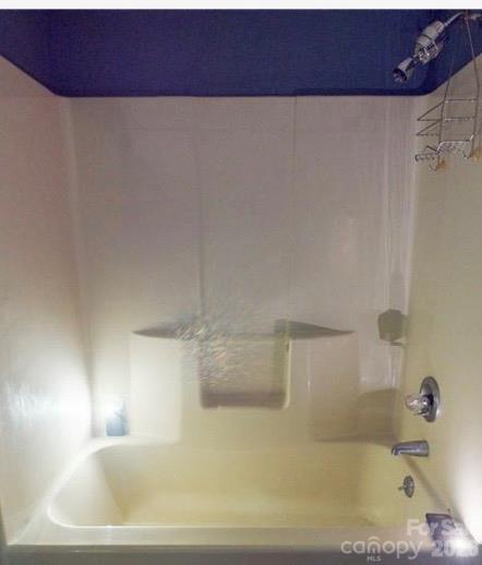 Full , roomy bath upstairs ! - 1456 Dellwood Road, Waynesville