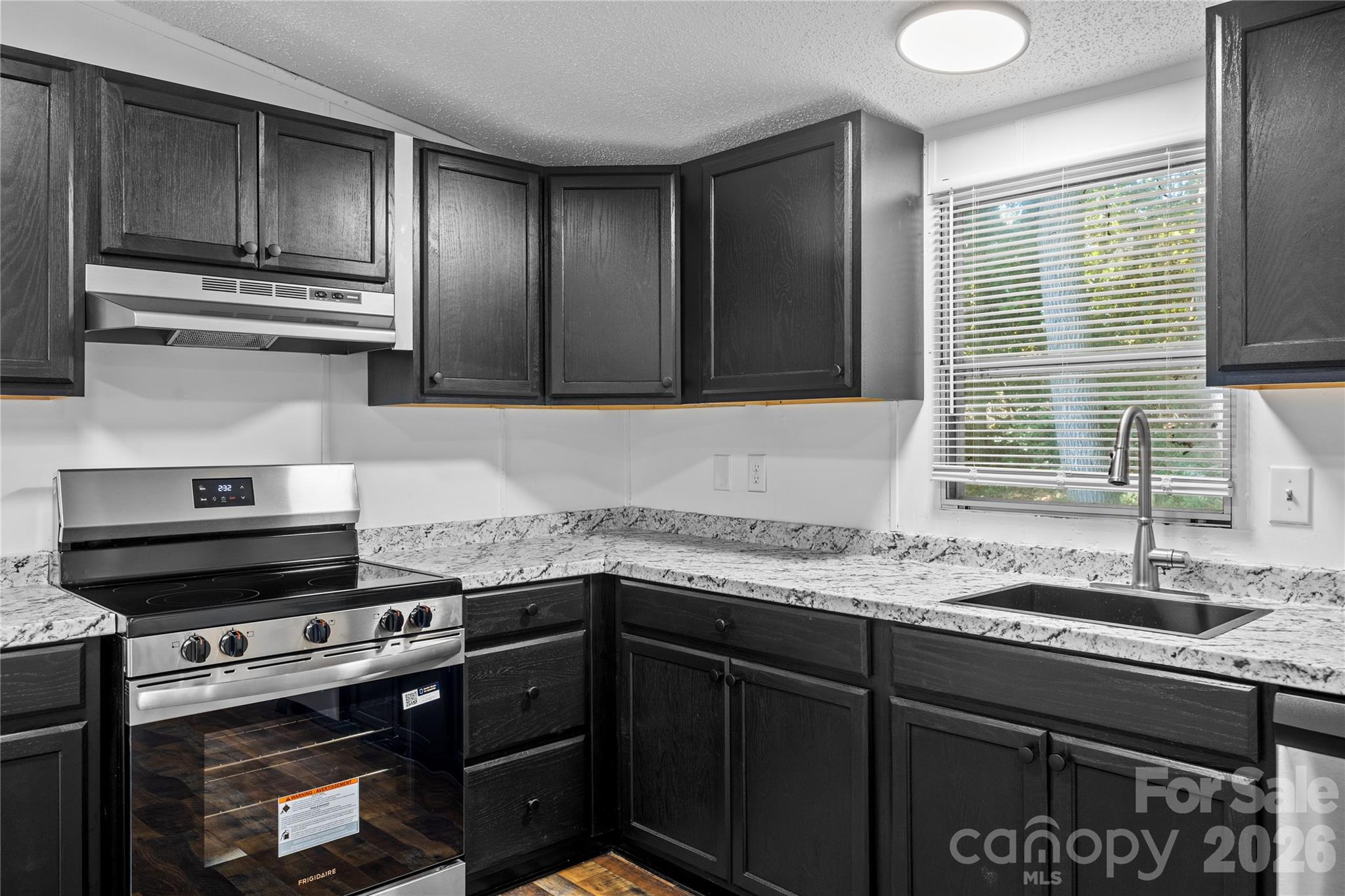 Single Family Residence at 3285 Falcon Ridge Road, Maiden, photo 12 of 32