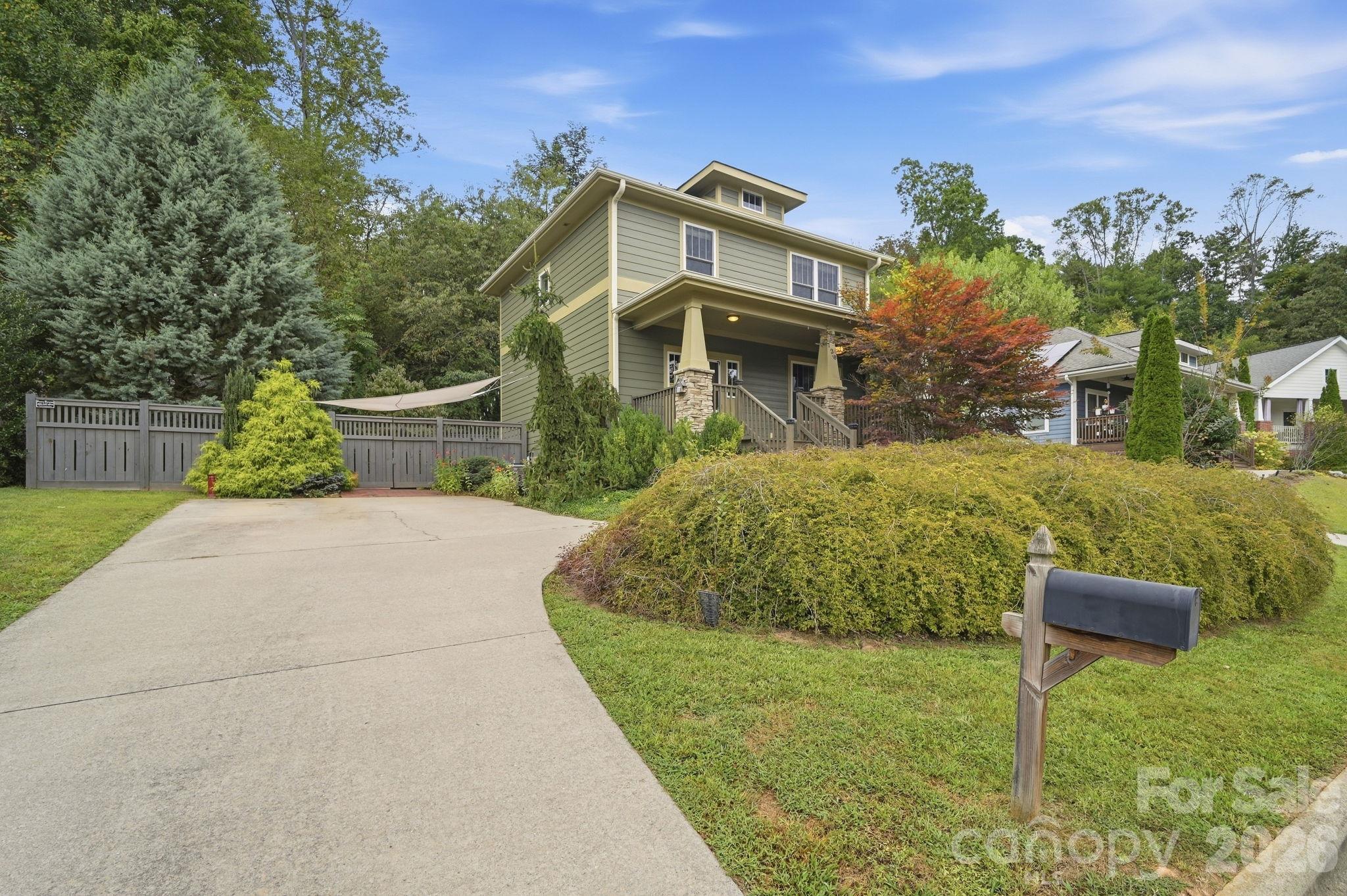Single Family Residence at 128 Estelle Park Drive, Asheville, photo 5 of 42