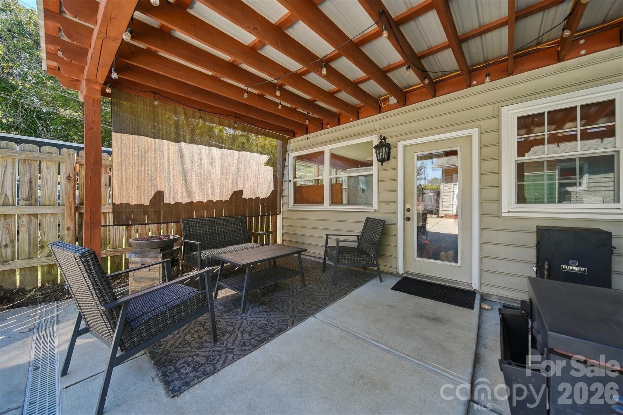 Single Family Residence at 625 E Park Drive, Lincolnton, photo 5 of 37