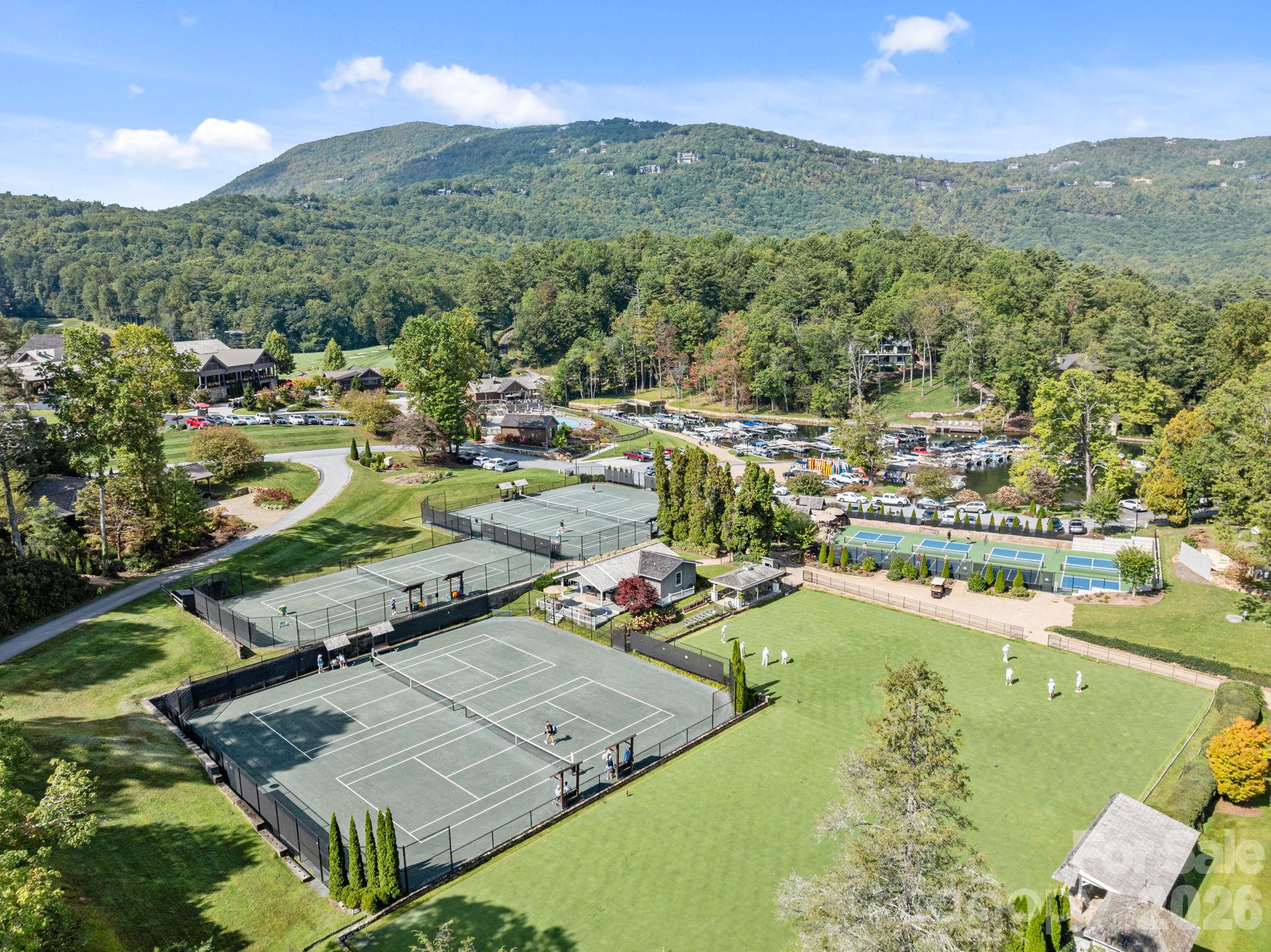 Lake Toxaway Country Club, Golf Course, and Marina; the largest private lake in NC - 95 Cardinal Trace, Lake Toxaway