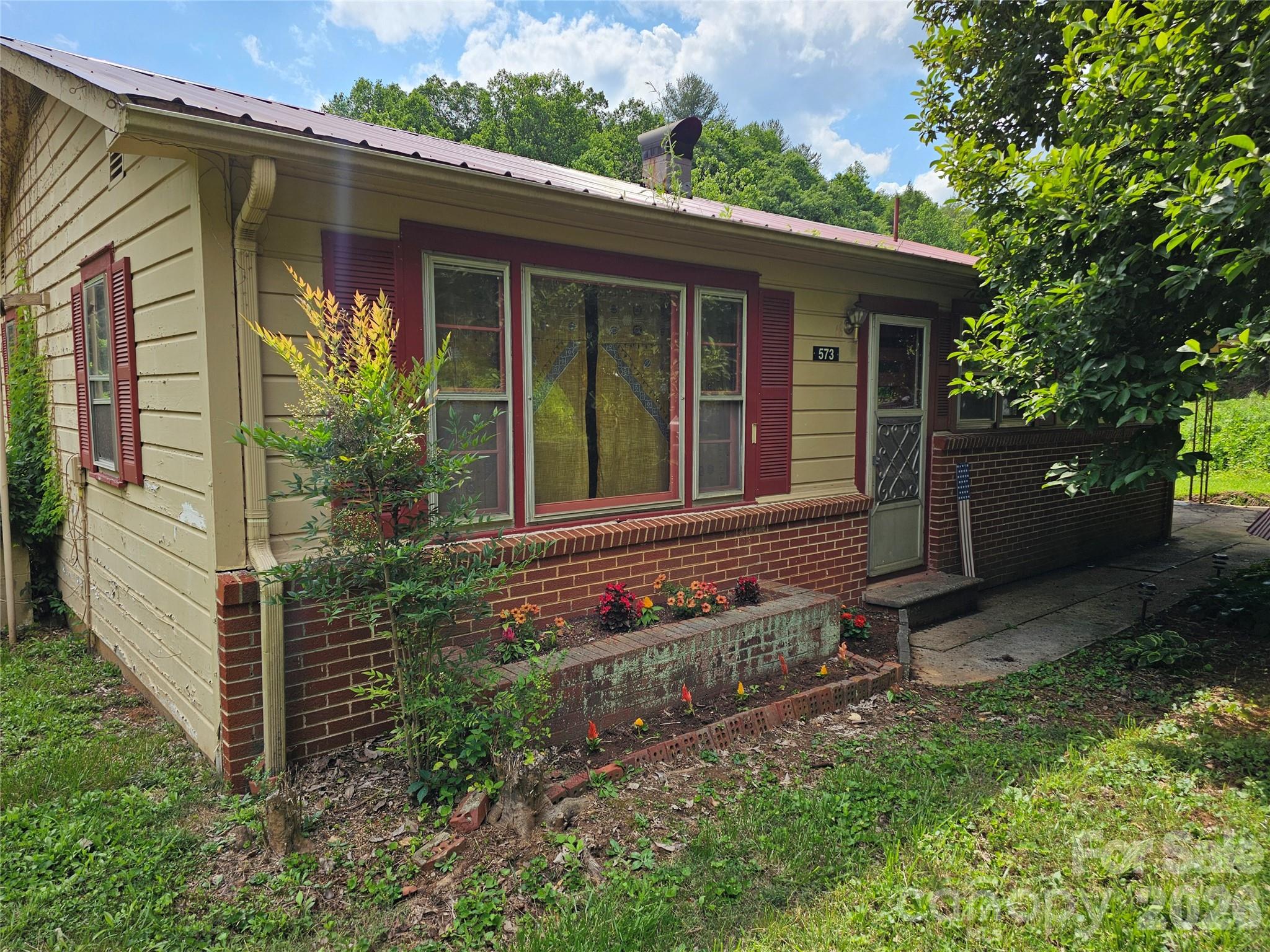 Front of house - 573 Uptons Landing Road, Marion