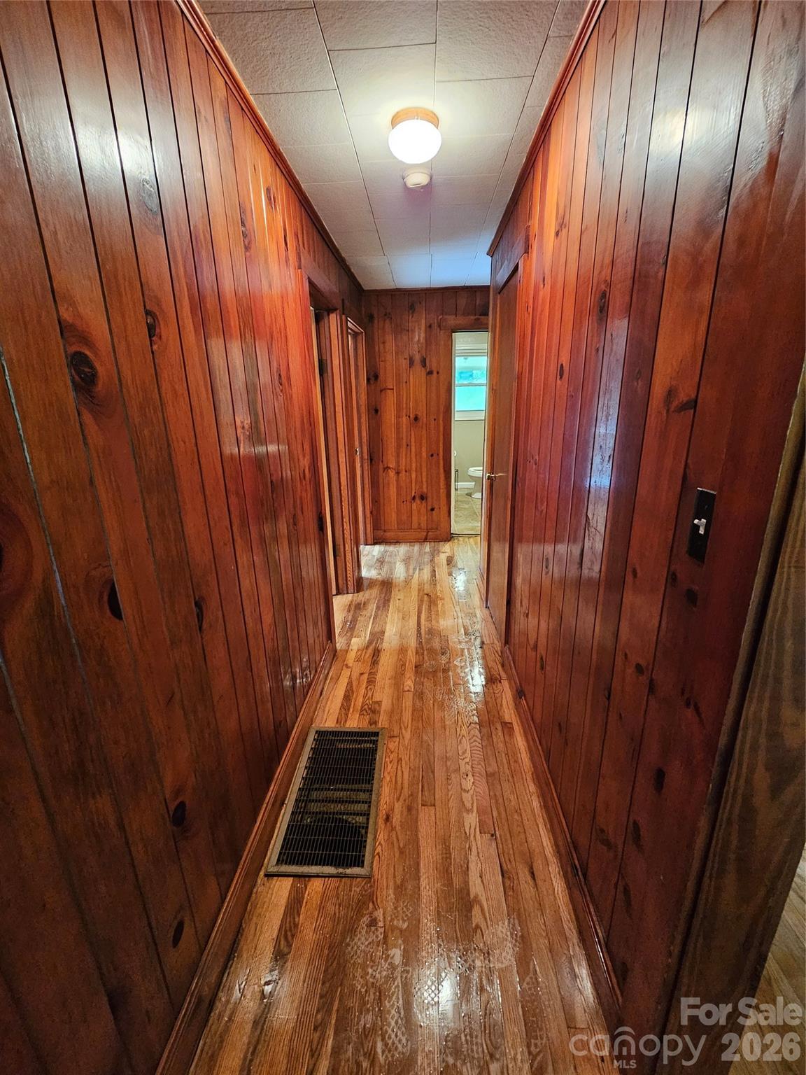 Hallway - 573 Uptons Landing Road, Marion