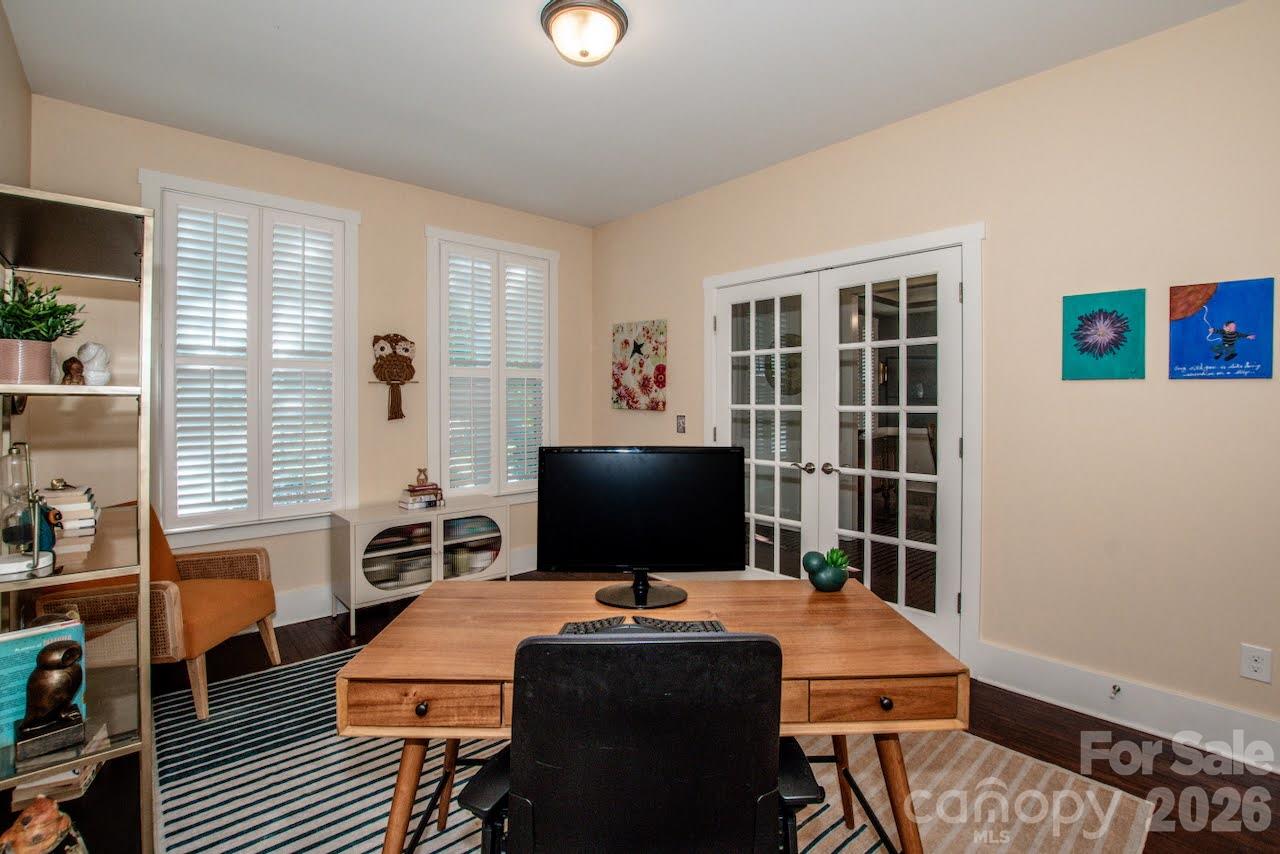 Single Family Residence at 19921 Wooden Tee Drive, Davidson, photo 14 of 42