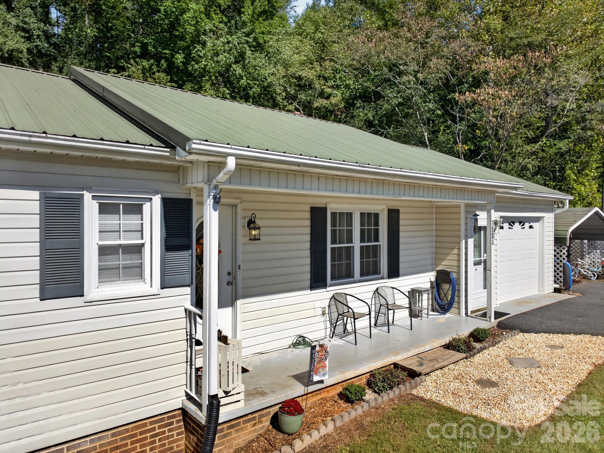 Single Family Residence at 1504 Hwy 268 Highway, Lenoir, photo 4 of 43