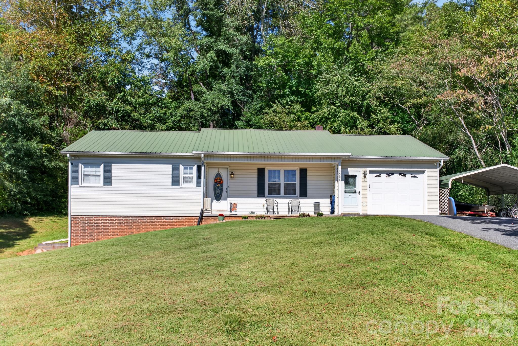 Single Family Residence at 1504 Hwy 268 Highway, Lenoir, photo 8 of 43