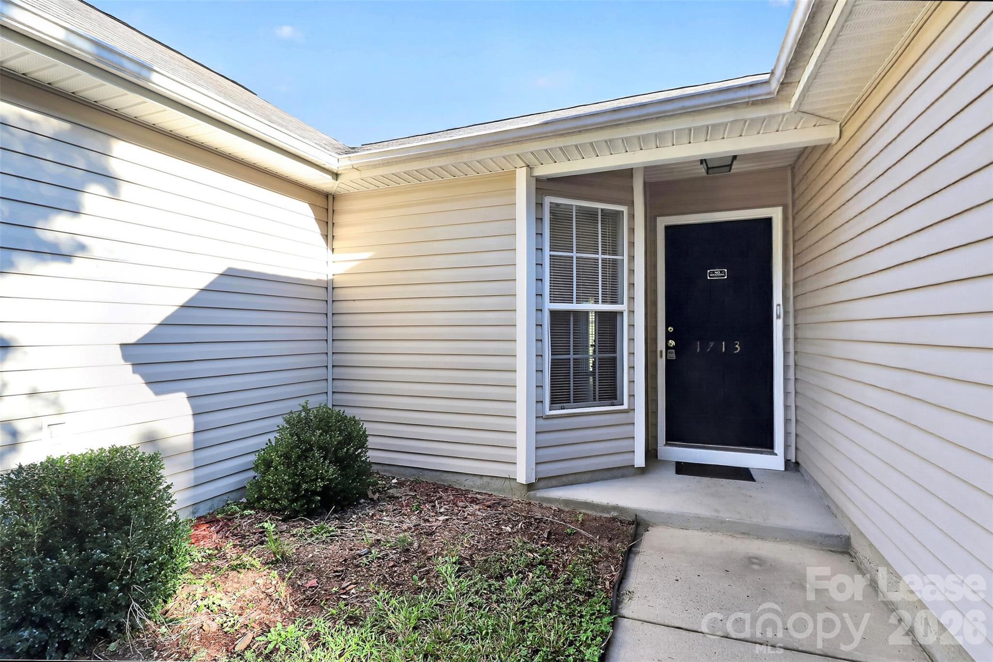 Single Family Residence at 1713 Summit Ridge Lane, Kannapolis, photo 3 of 30